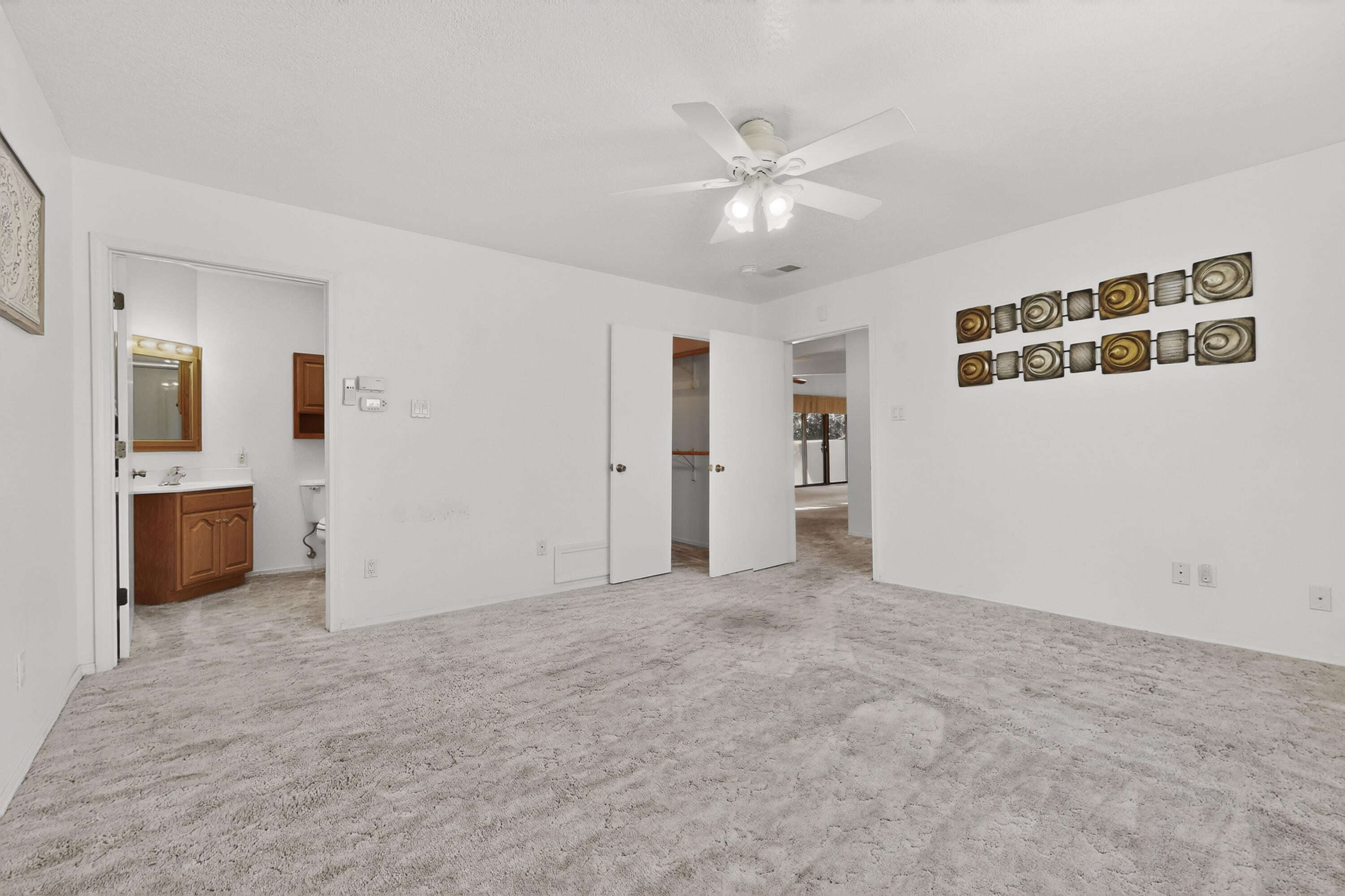 1221 La Charles Drive NE