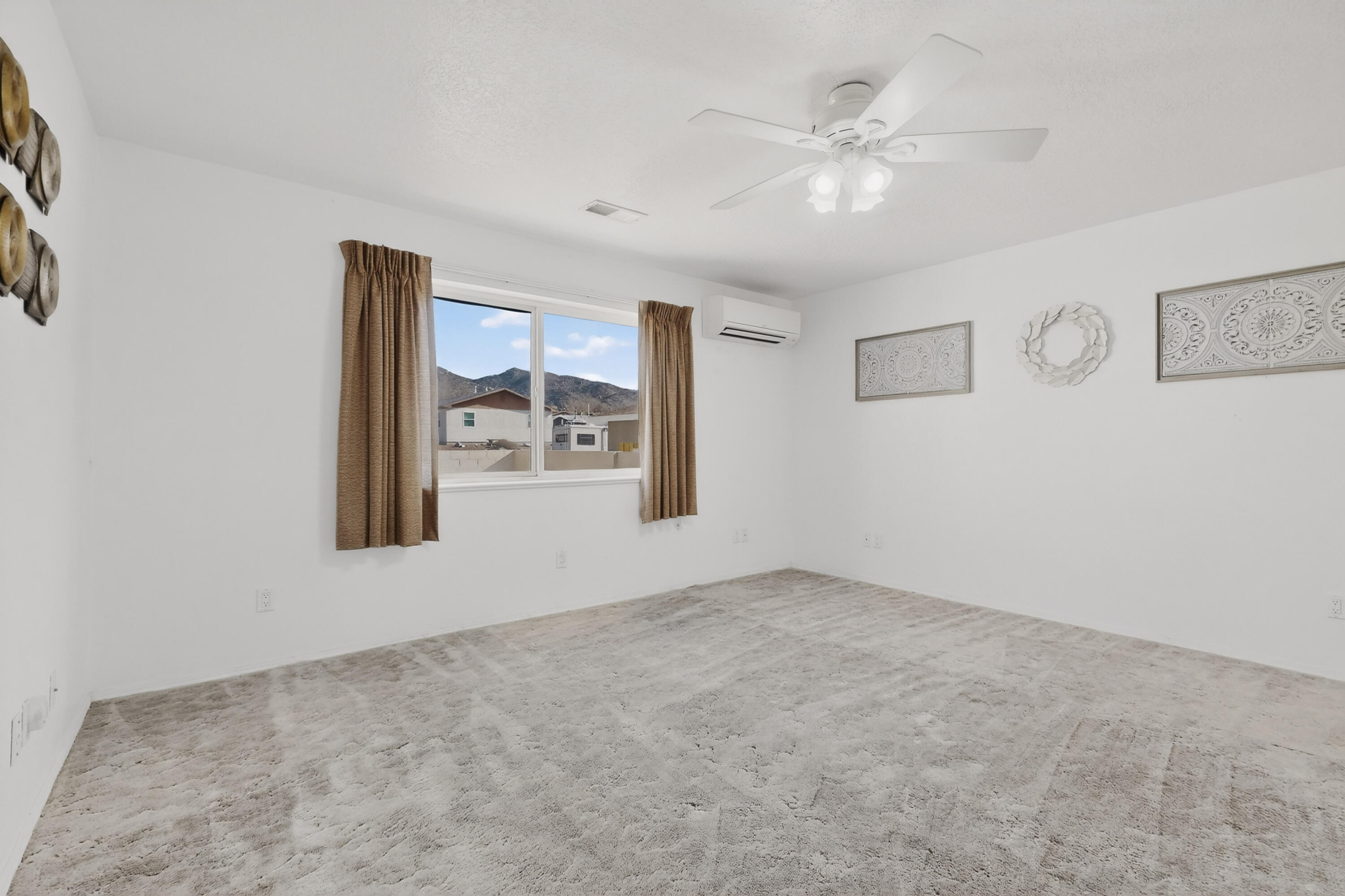 1221 La Charles Drive NE