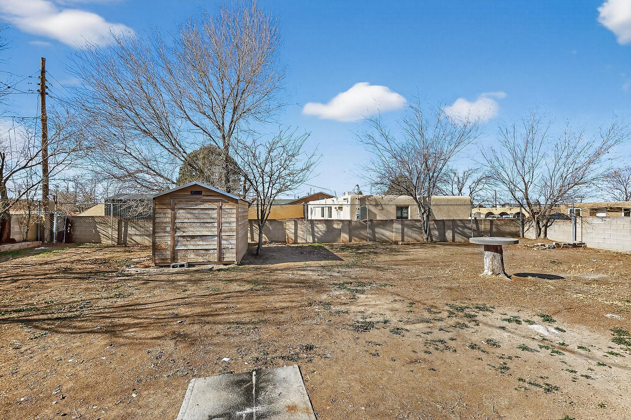 3419 E La Veta Drive NE