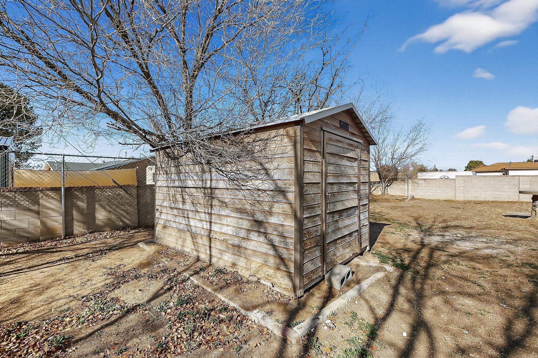 3419 E La Veta Drive NE