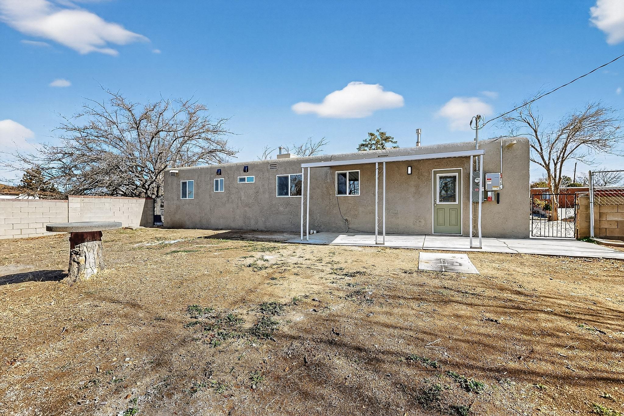 3419 E La Veta Drive NE