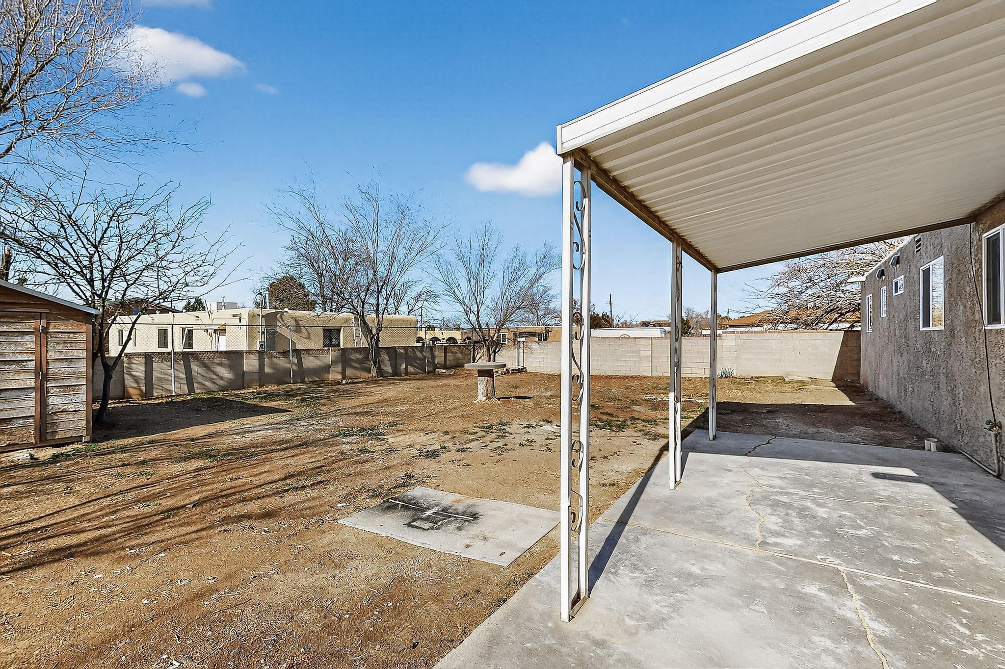 3419 E La Veta Drive NE