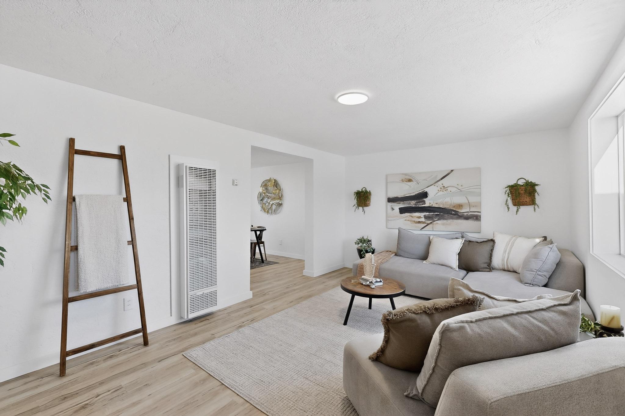 3419 E La Veta Drive NE