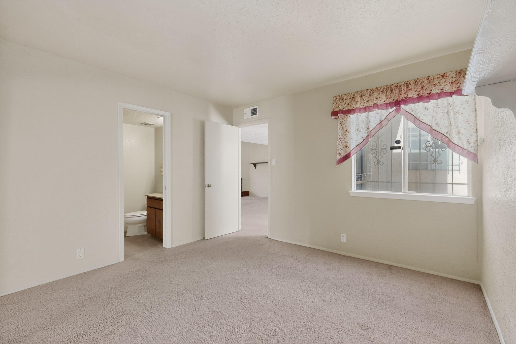 34 Casa Hermosa Drive NE