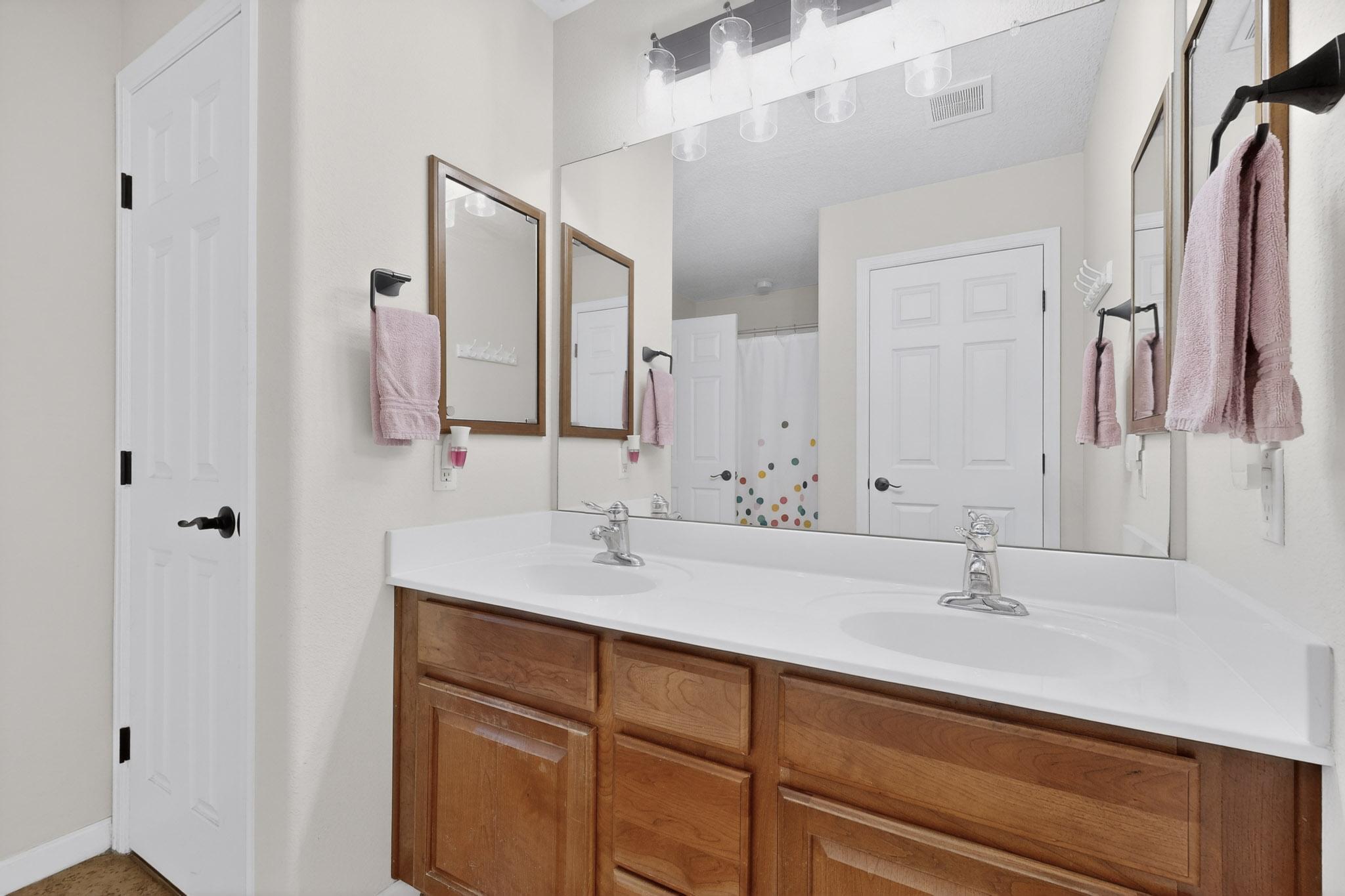 7121 Fairbanks Drive NE