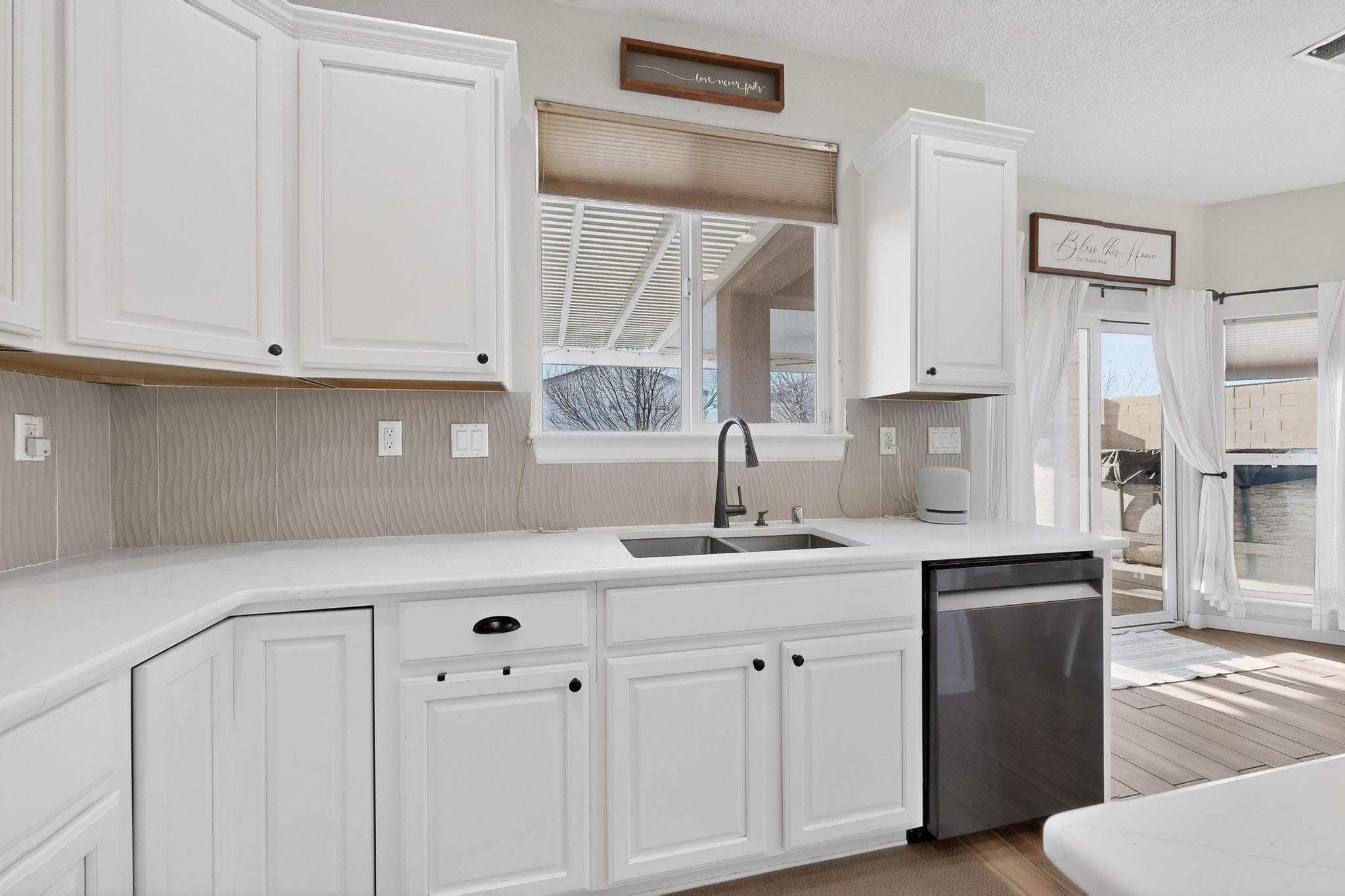 7121 Fairbanks Drive NE