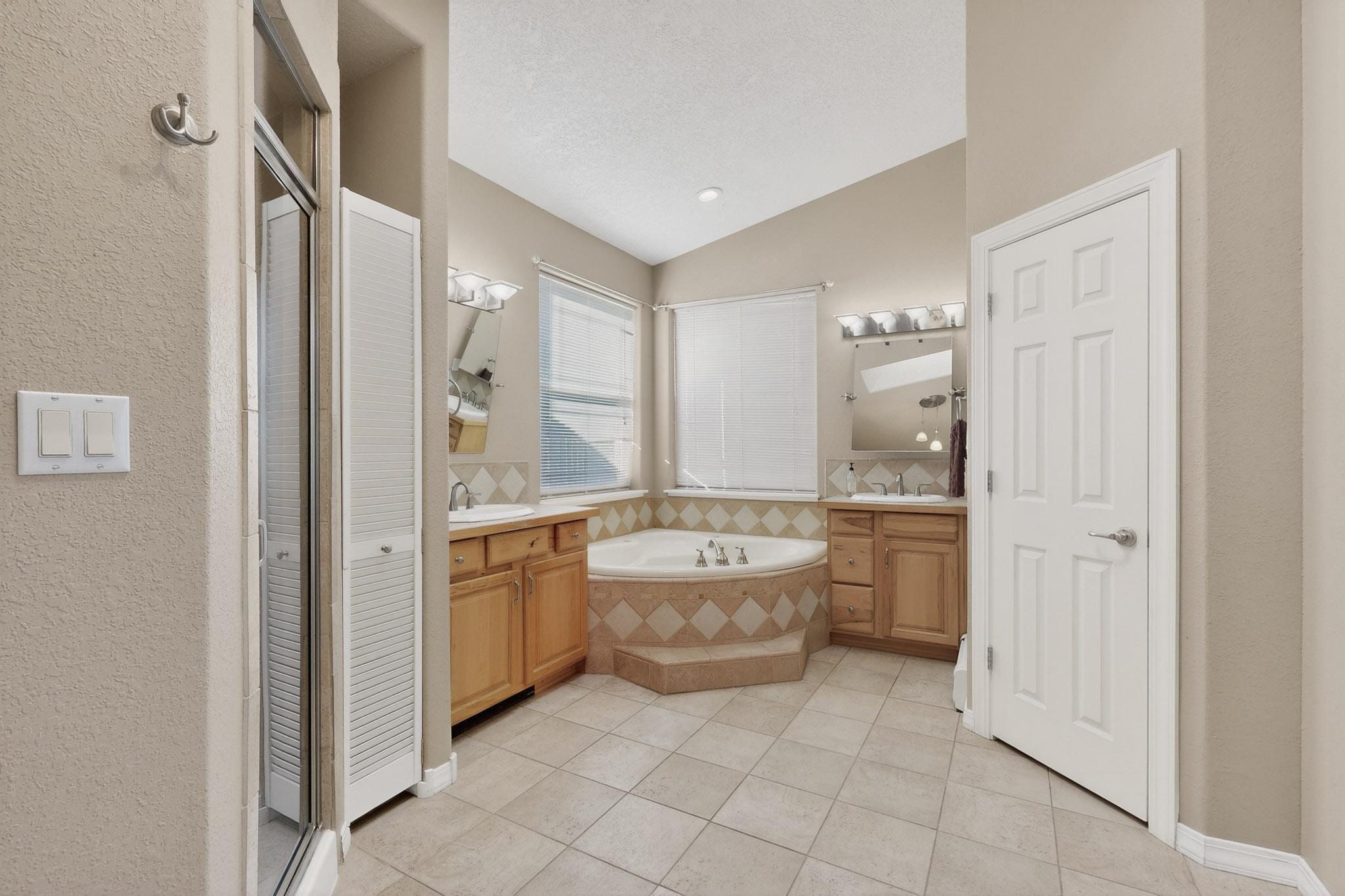 5719 Sarasota Road NE