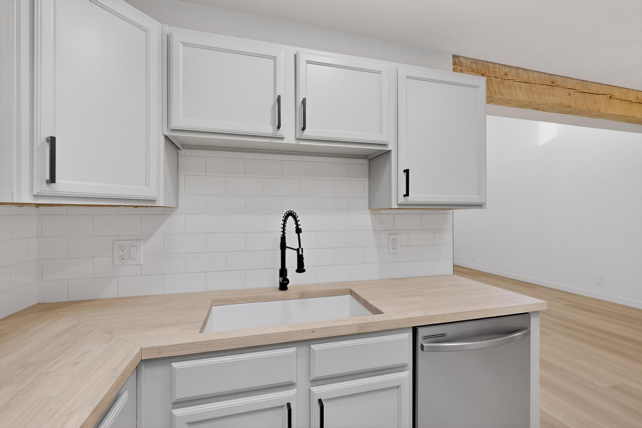 619 Avenida Montoya NE