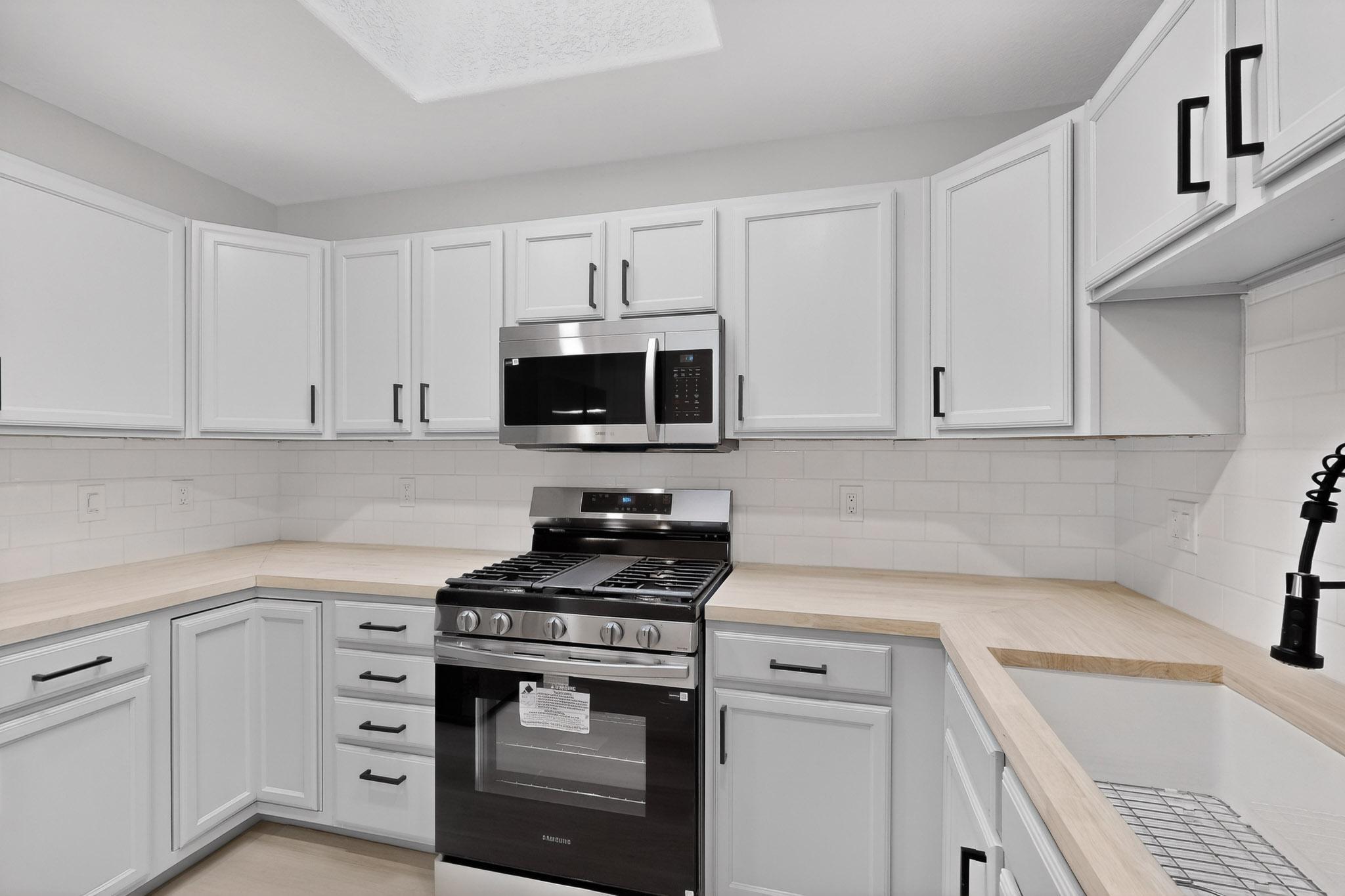 619 Avenida Montoya NE