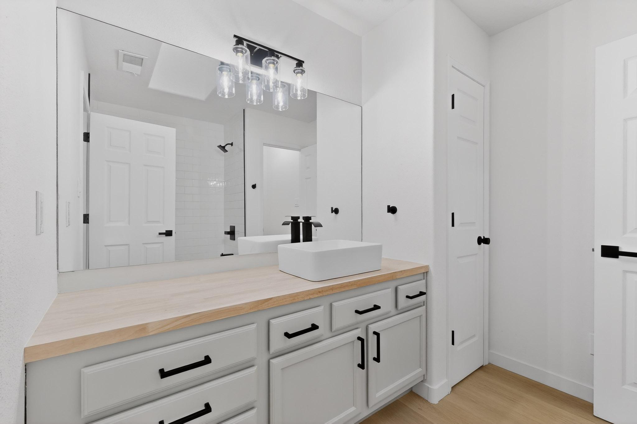 619 Avenida Montoya NE