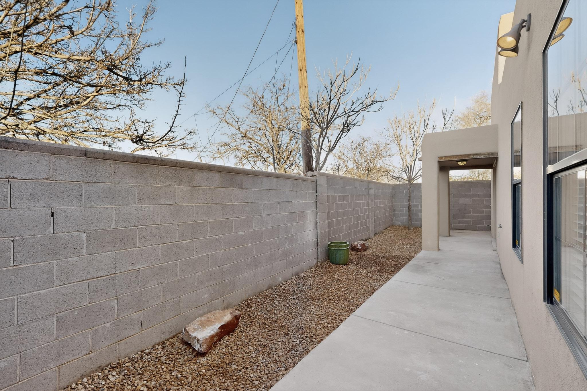 619 Avenida Montoya NE