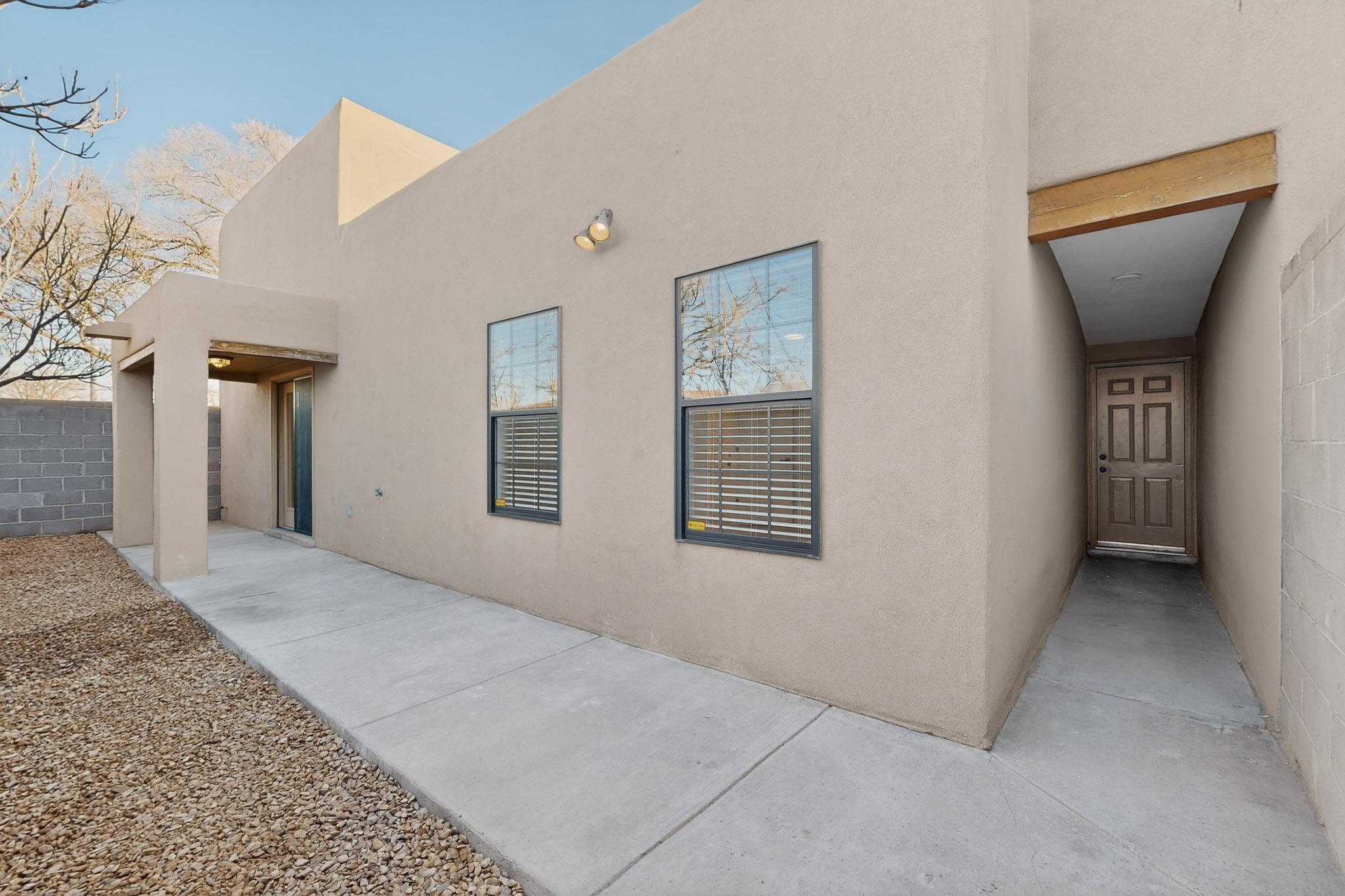 619 Avenida Montoya NE