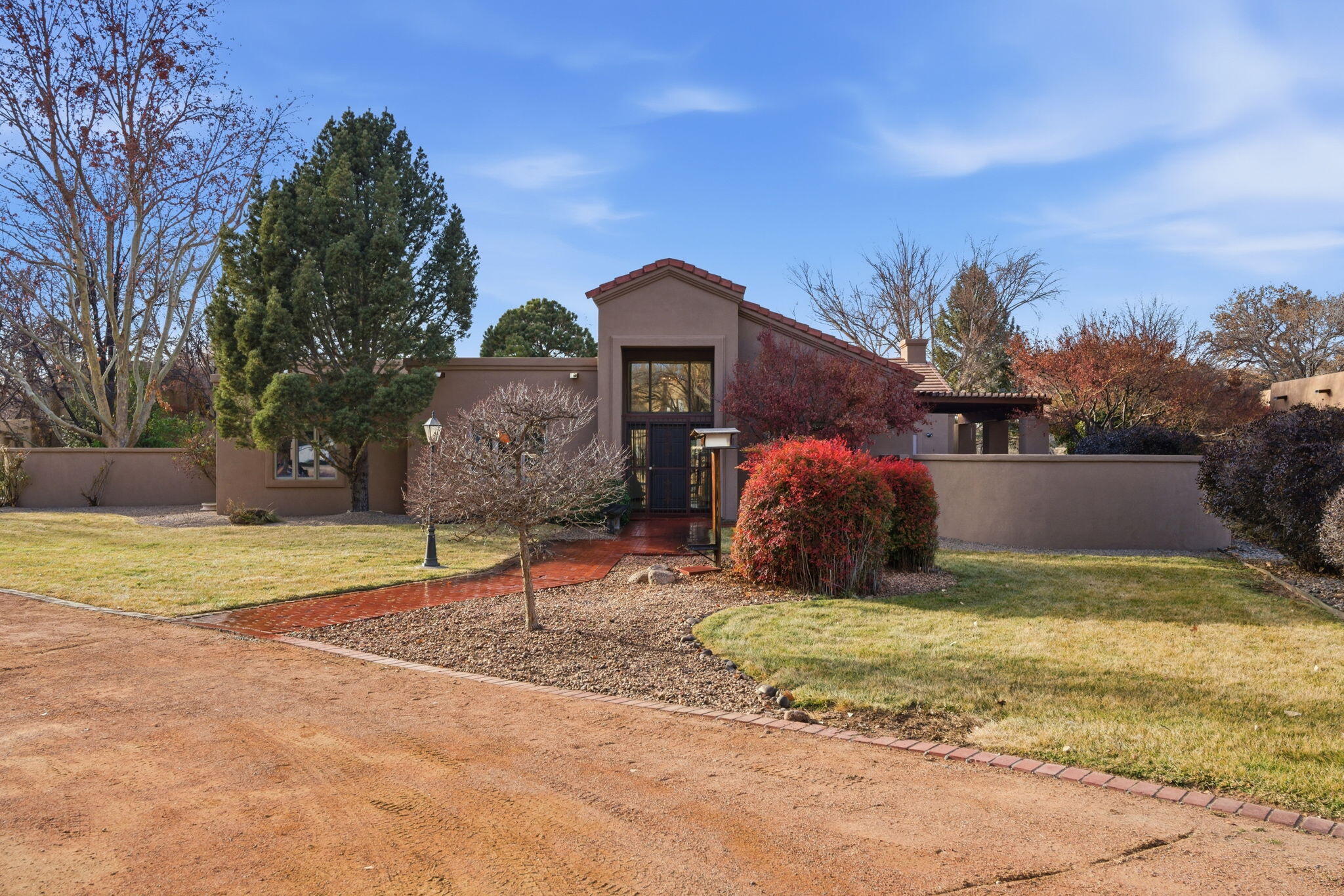 5801 Padre Roberto Road NW