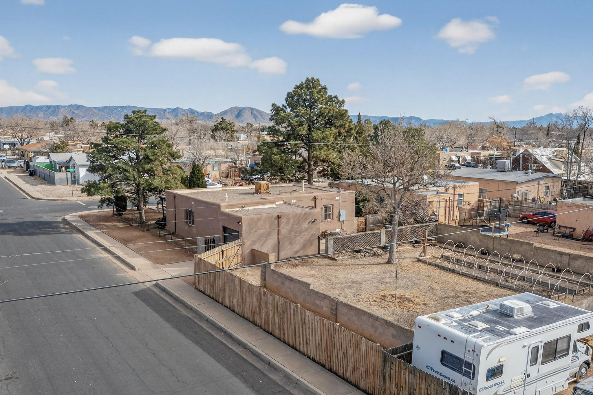 701 Alvarado Drive SE