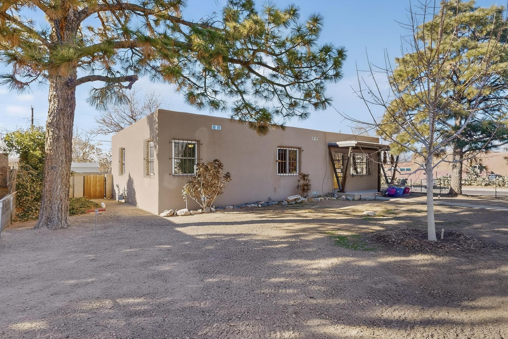 701 Alvarado Drive SE