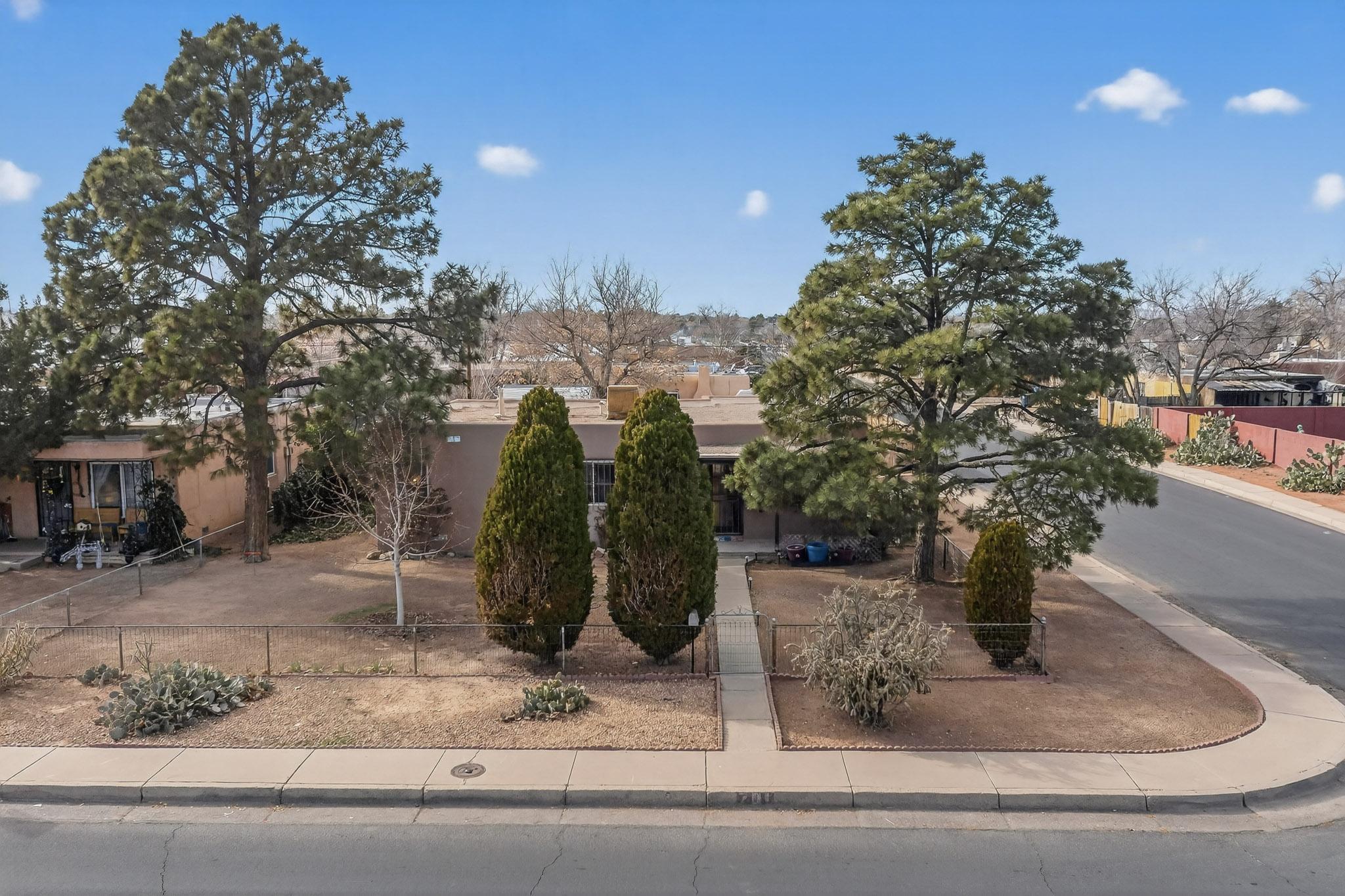 701 Alvarado Drive SE