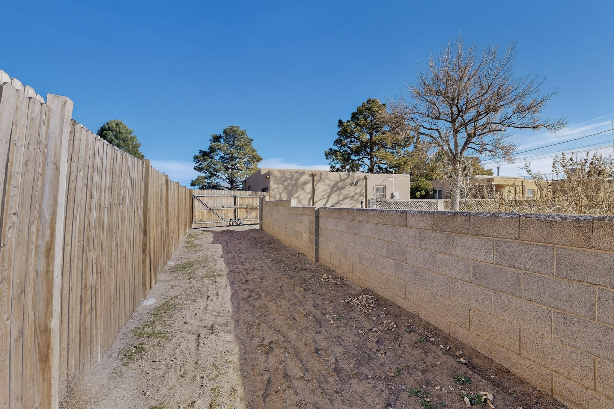 701 Alvarado Drive SE