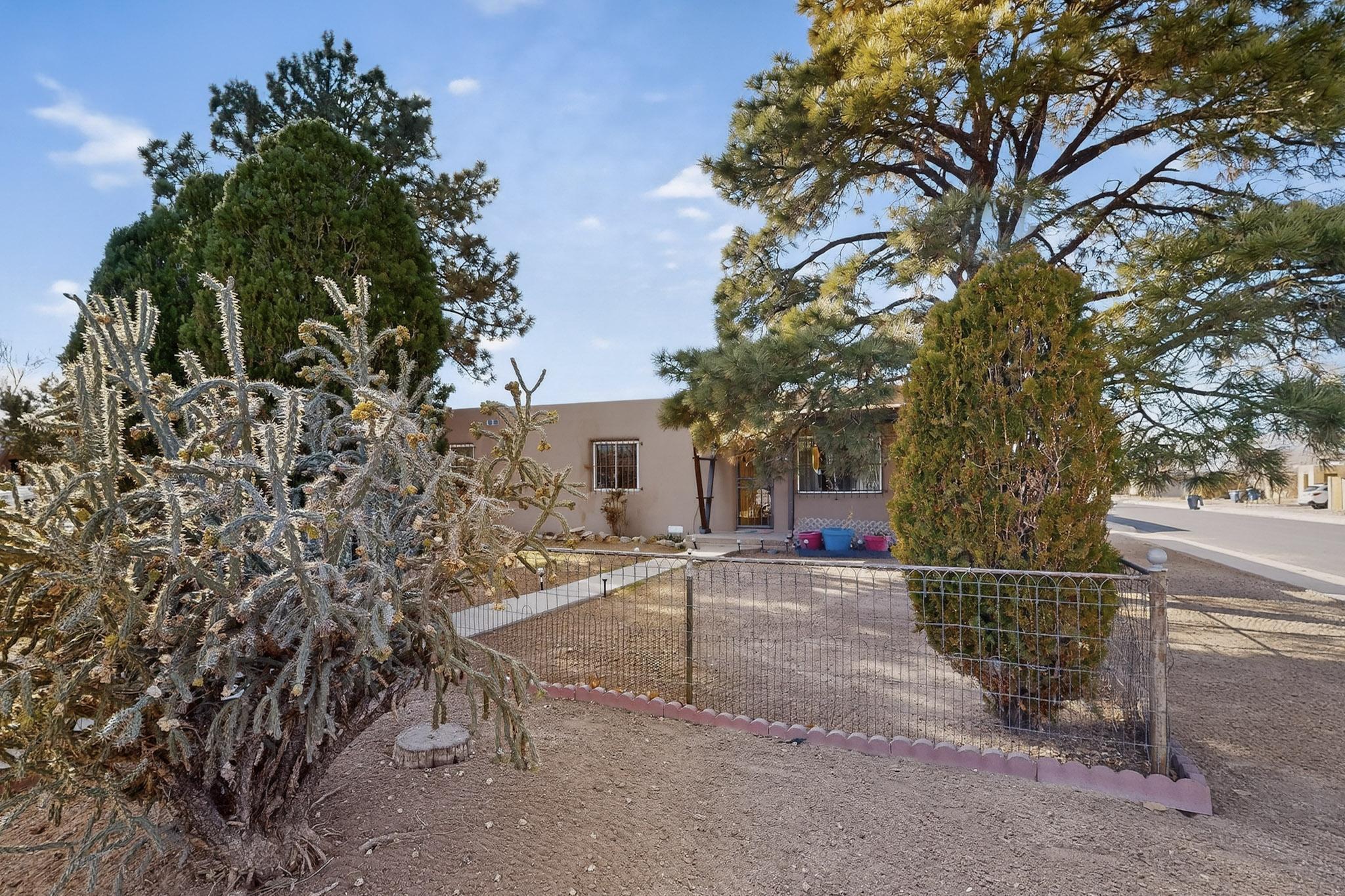 701 Alvarado Drive SE