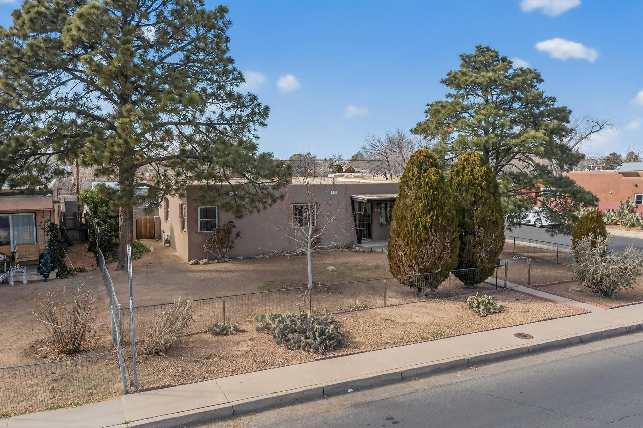 701 Alvarado Drive SE