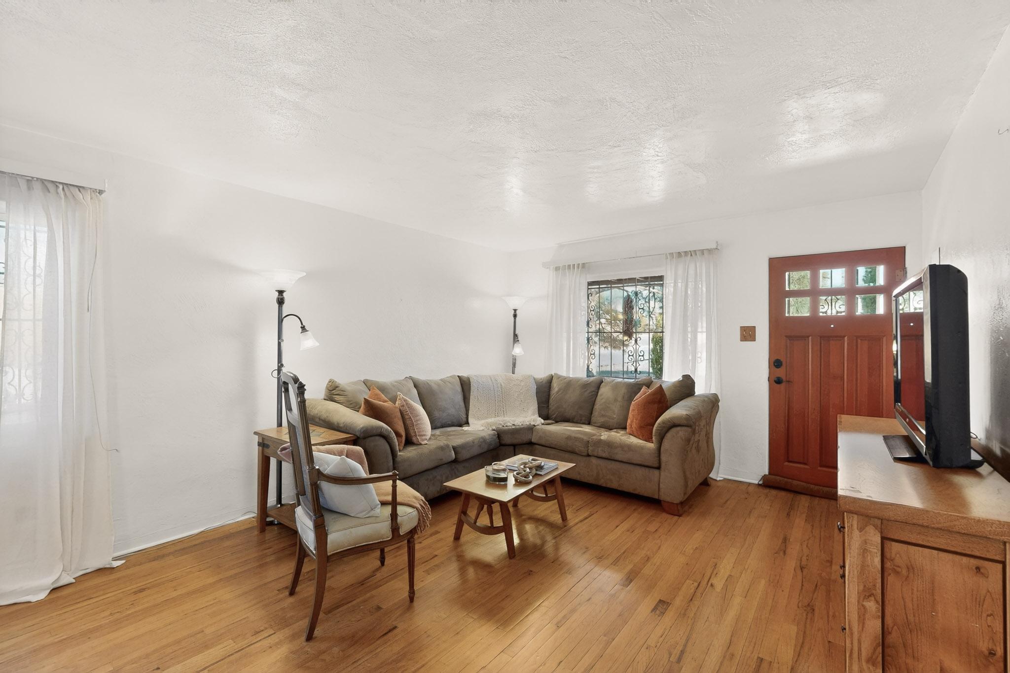 701 Alvarado Drive SE