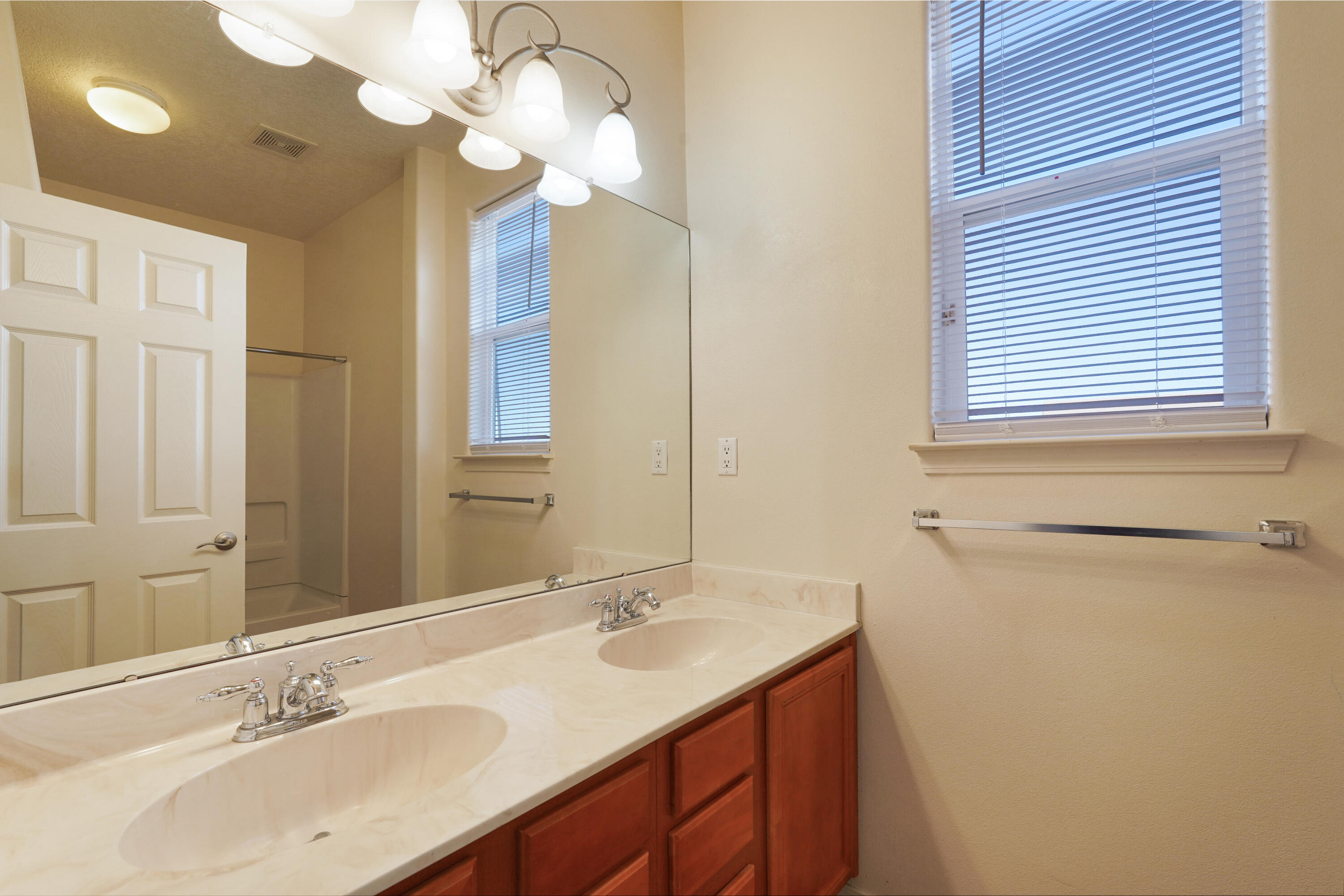 3316 Lockerbie Drive SE