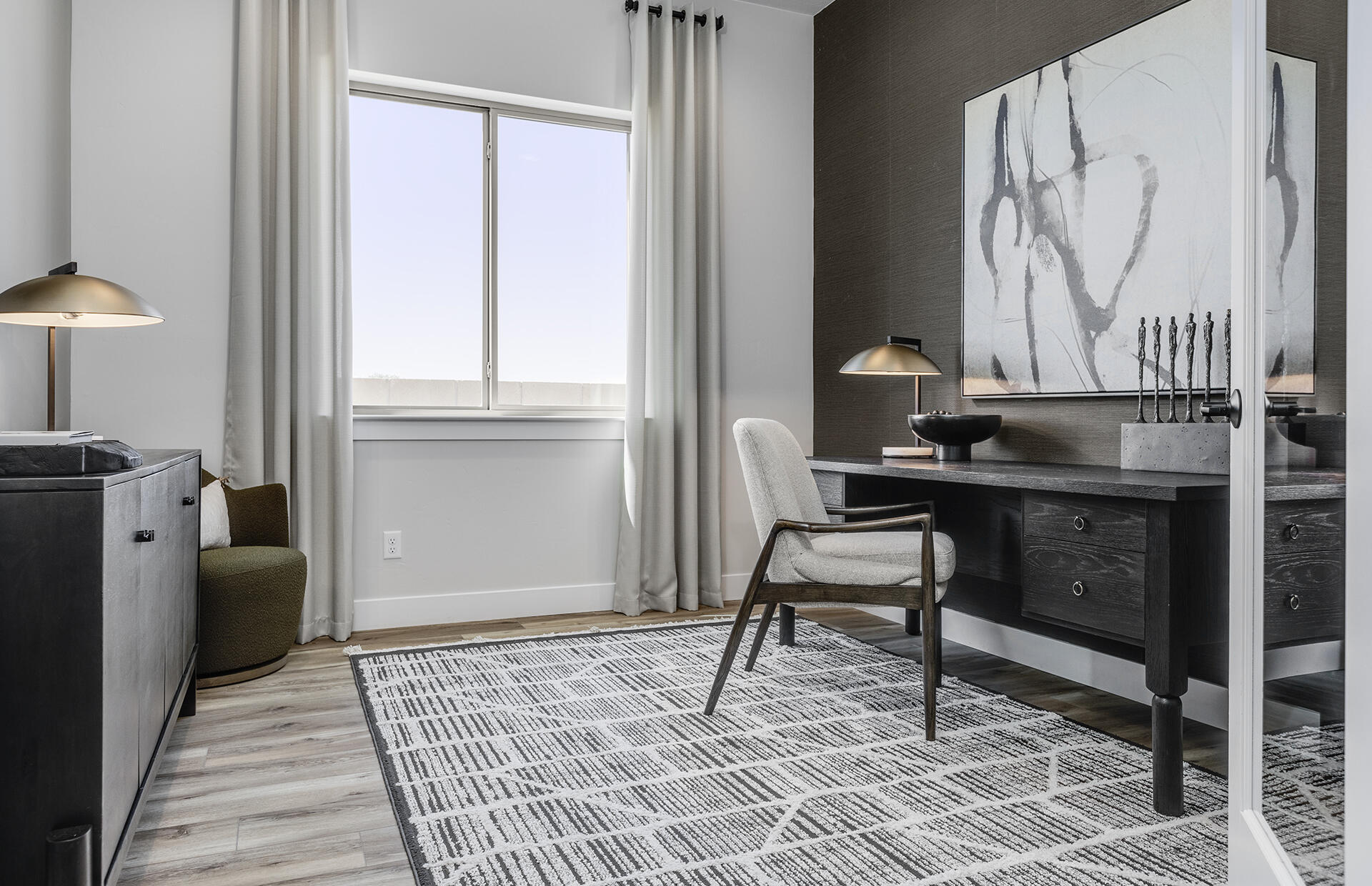 6748 Akademeia Loop NE