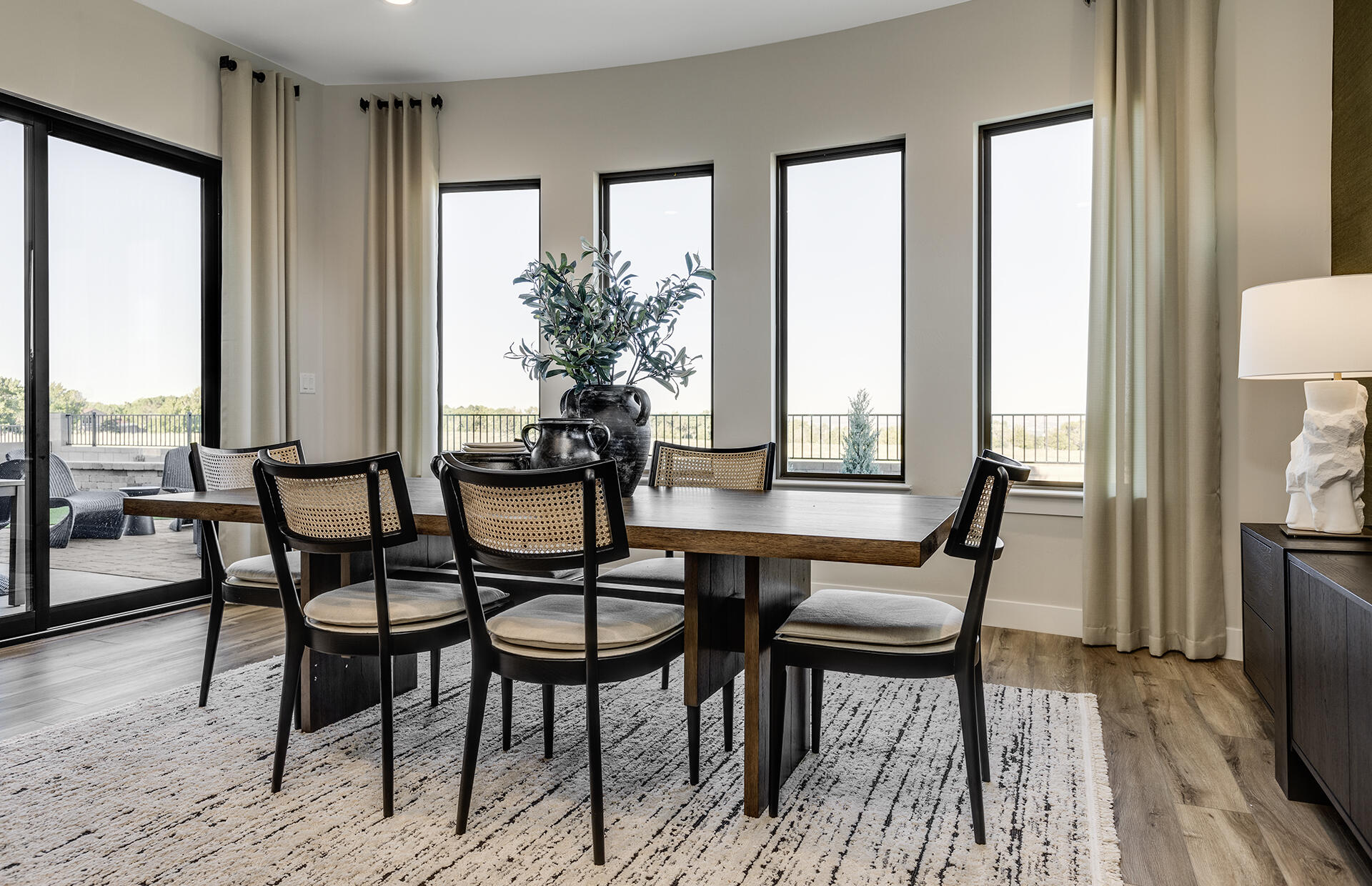 6748 Akademeia Loop NE