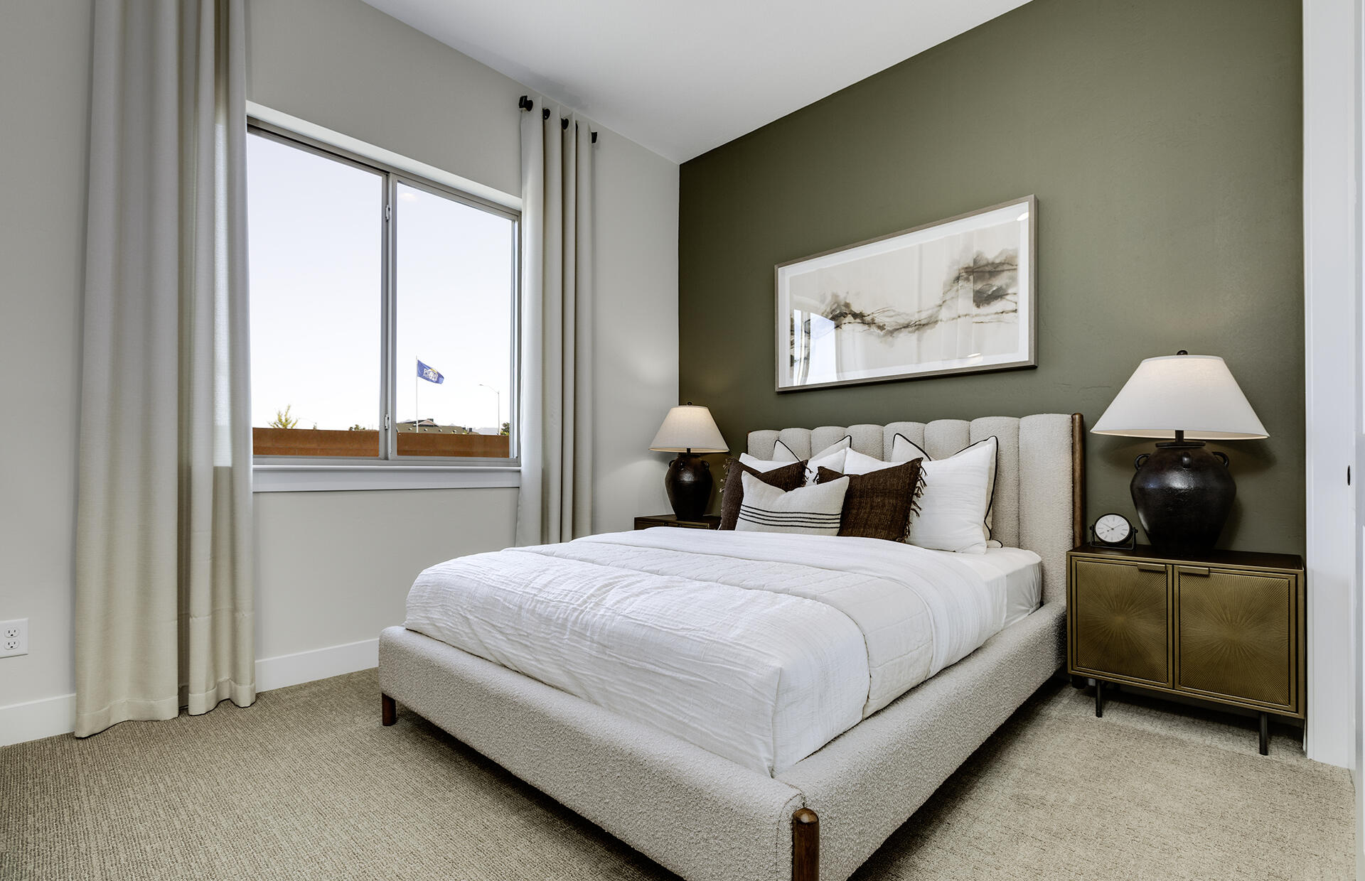 6748 Akademeia Loop NE