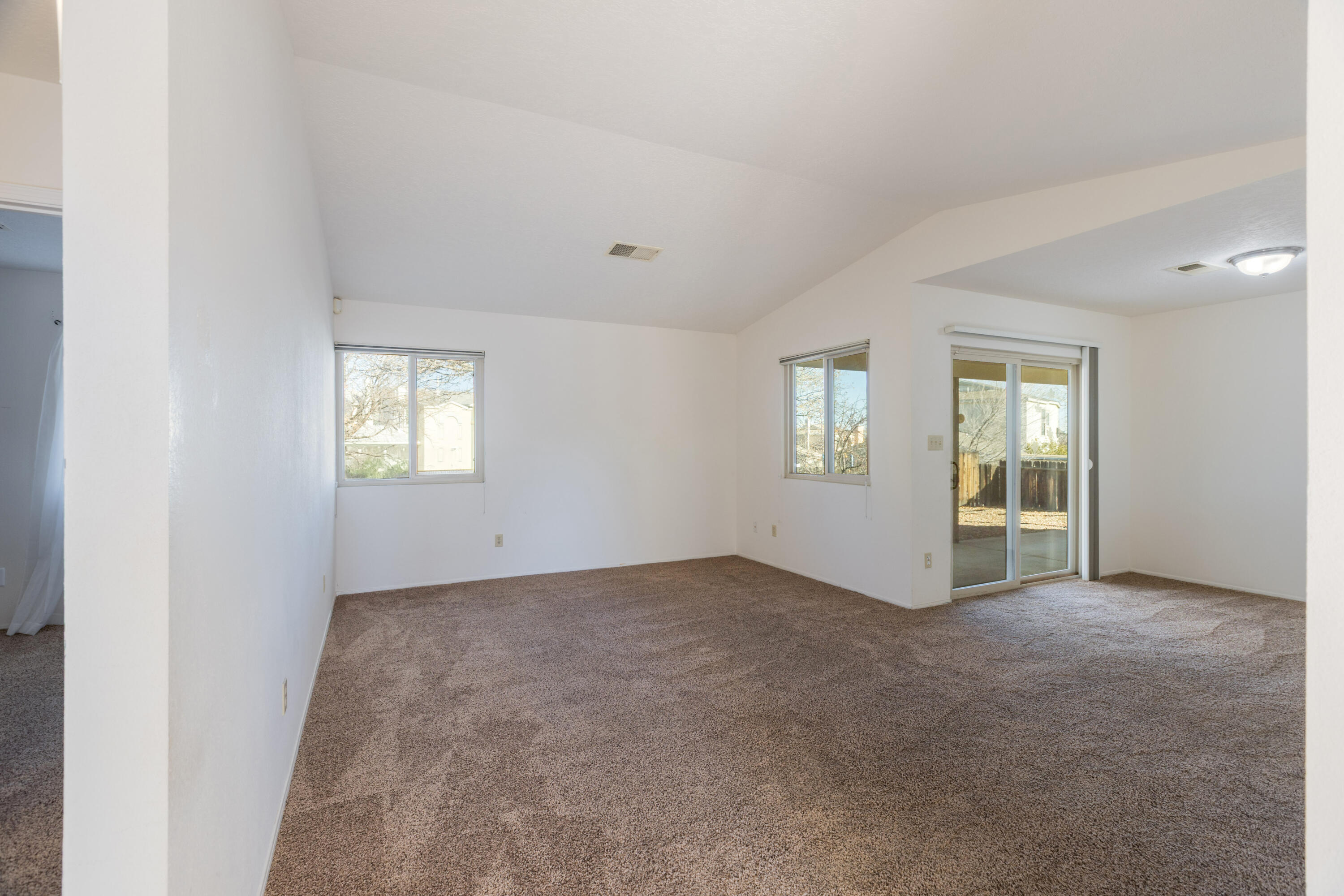 1351 Golden Eye Loop NE