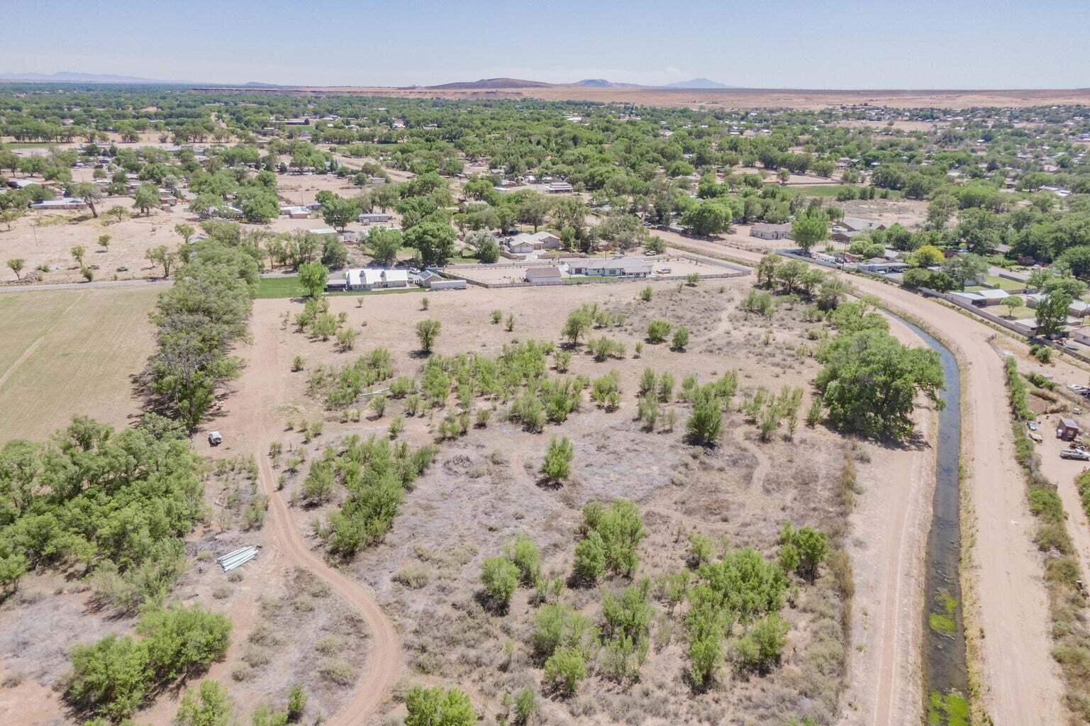 2216 Pajarito Road SW