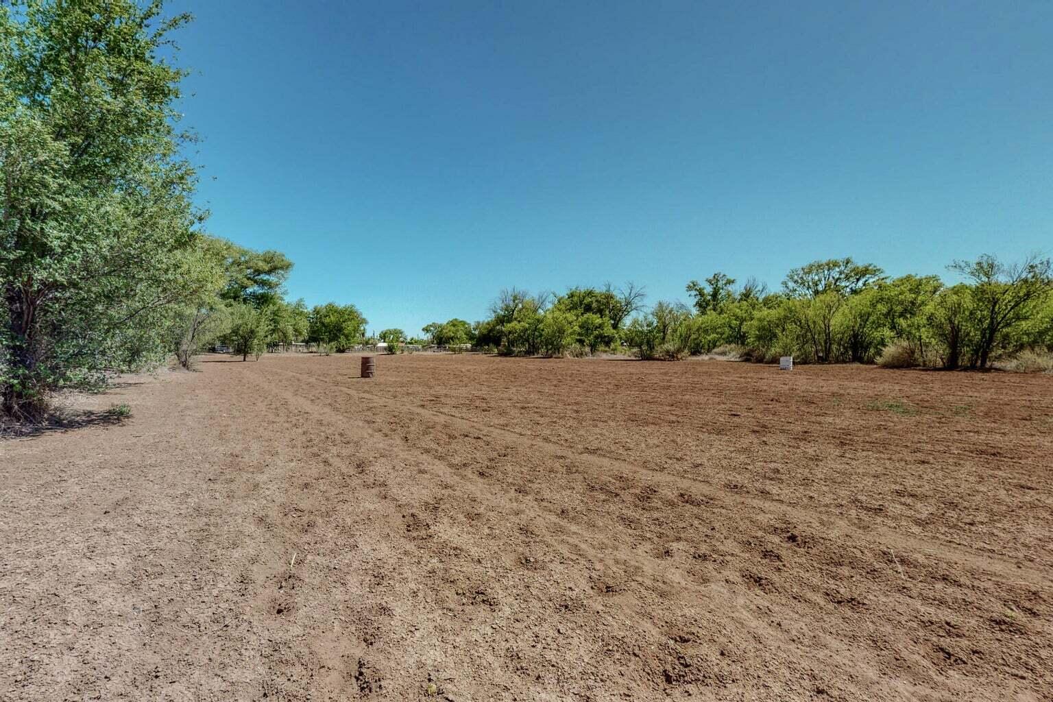 2216 Pajarito Road SW