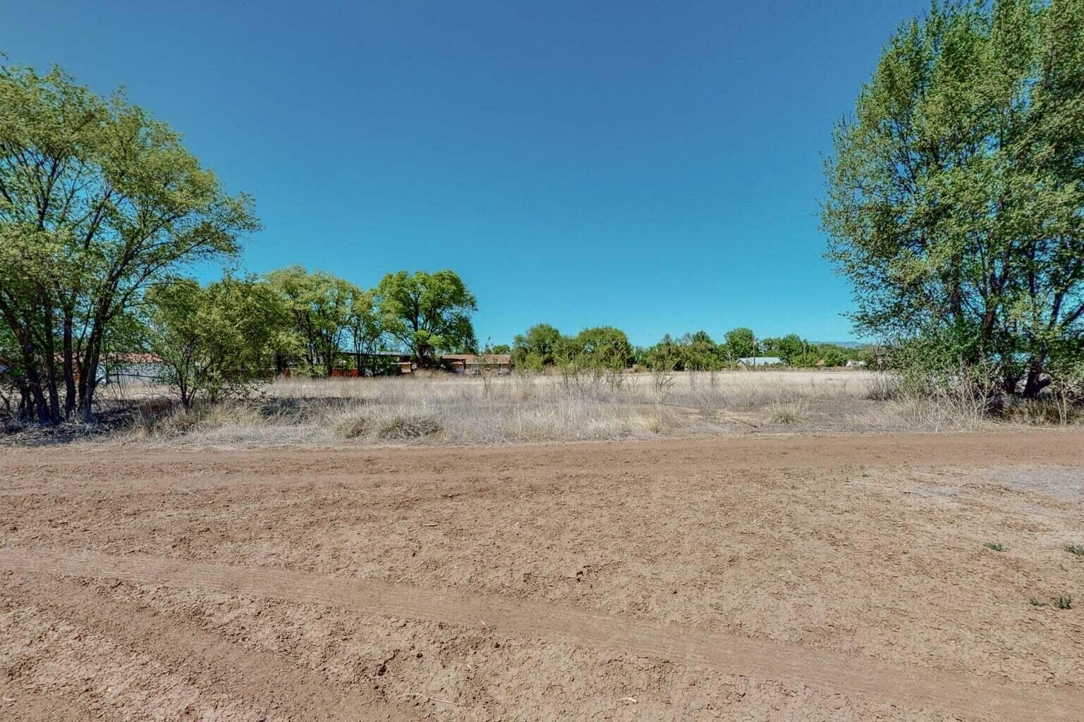 2216 Pajarito Road SW