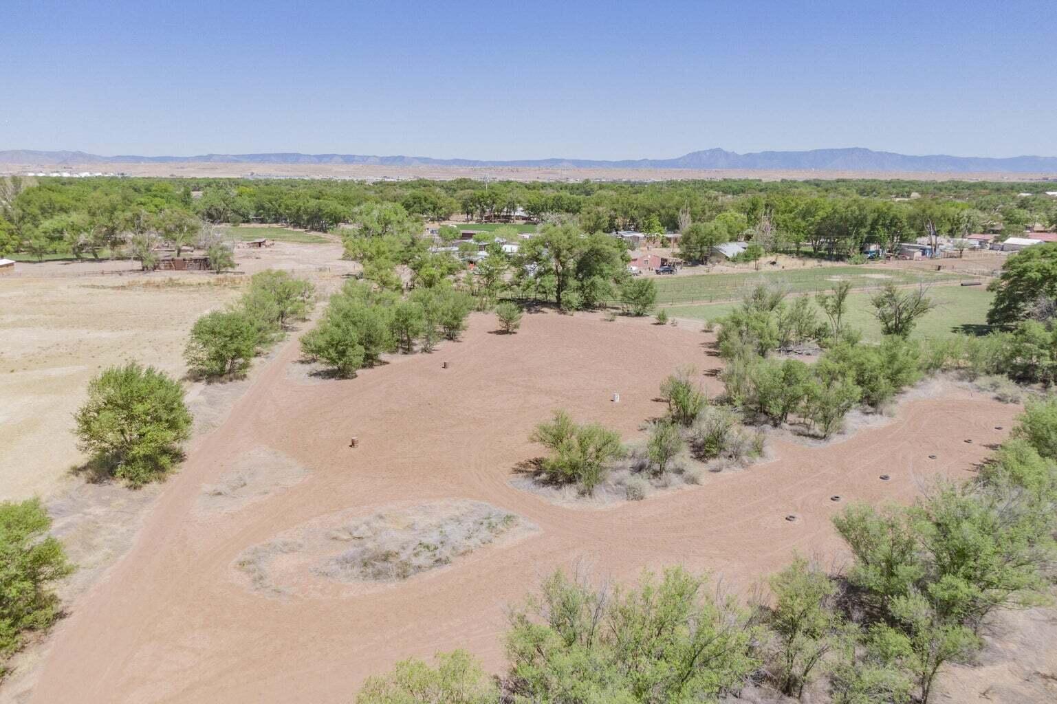 2216 Pajarito Road SW