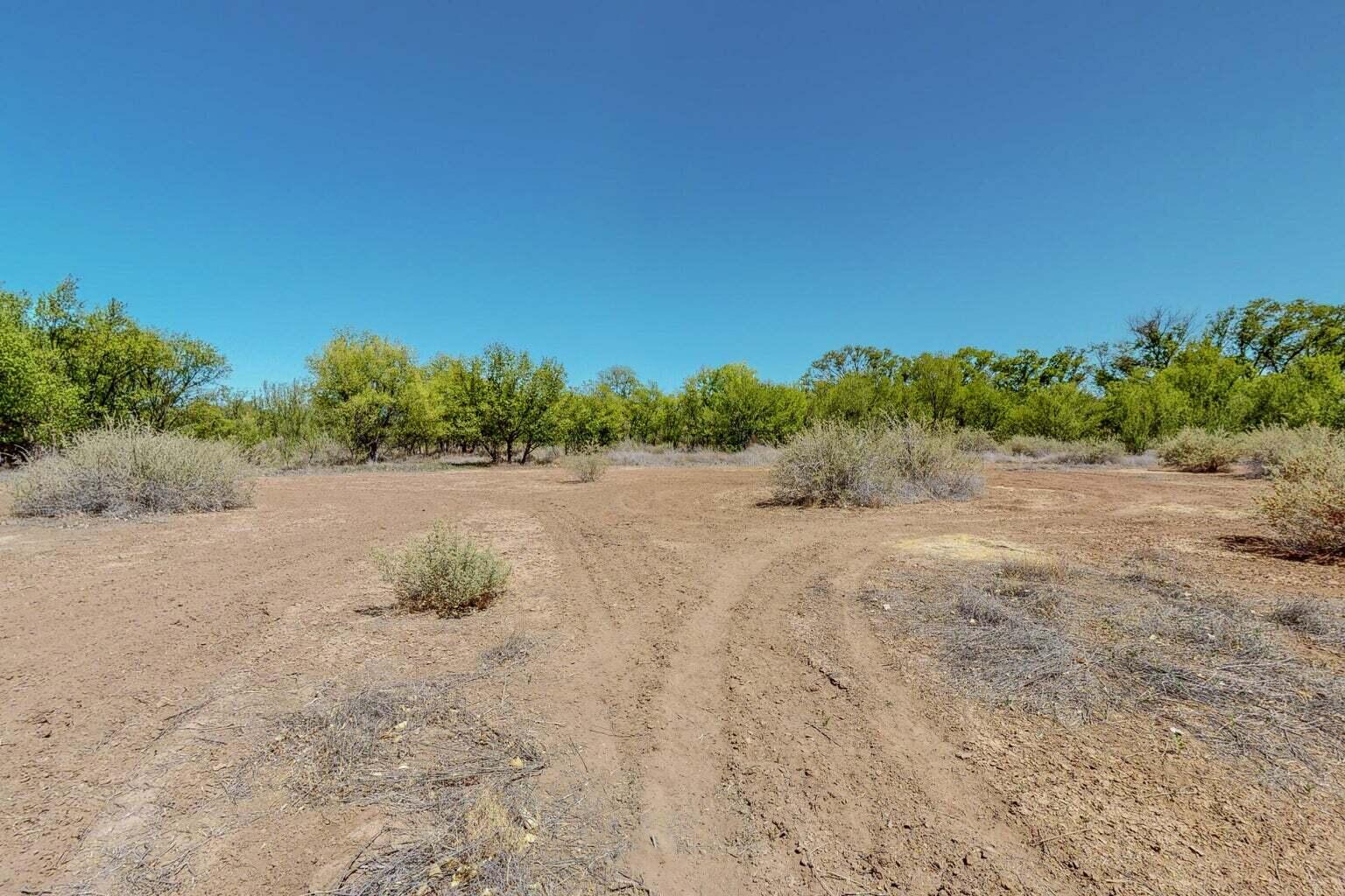 2216 Pajarito Road SW