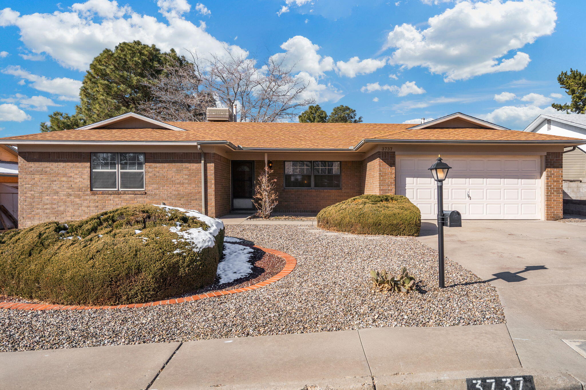 3737 Mount Rainier Drive NE