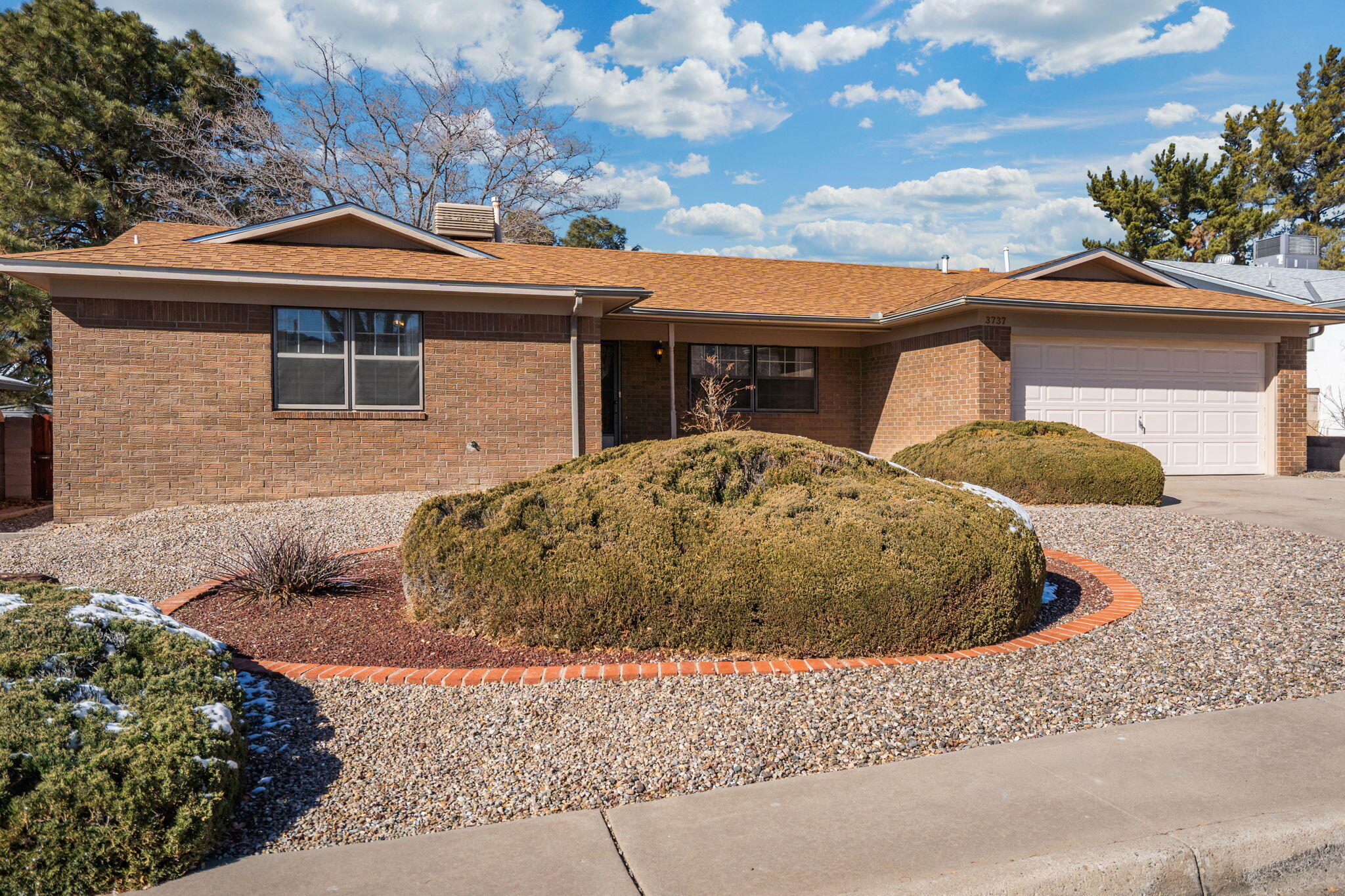 3737 Mount Rainier Drive NE