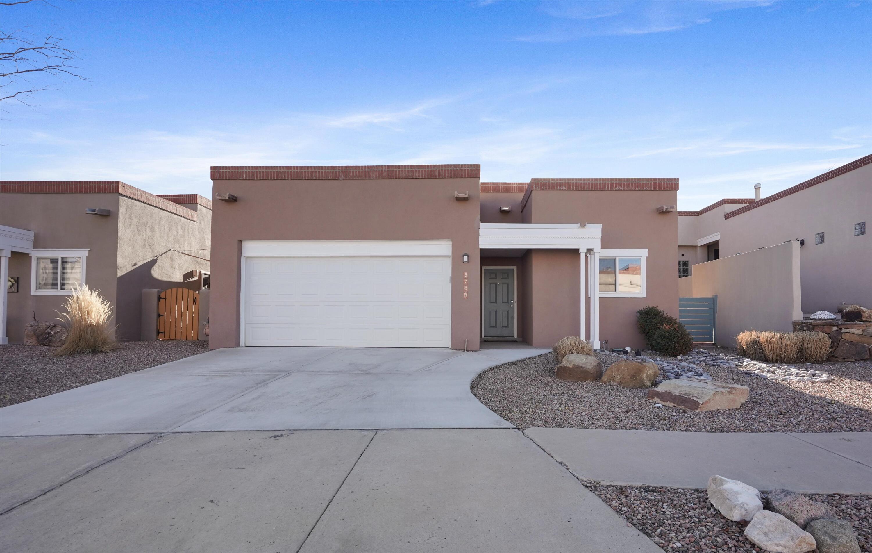 5704 Vulcan Vista Drive NE