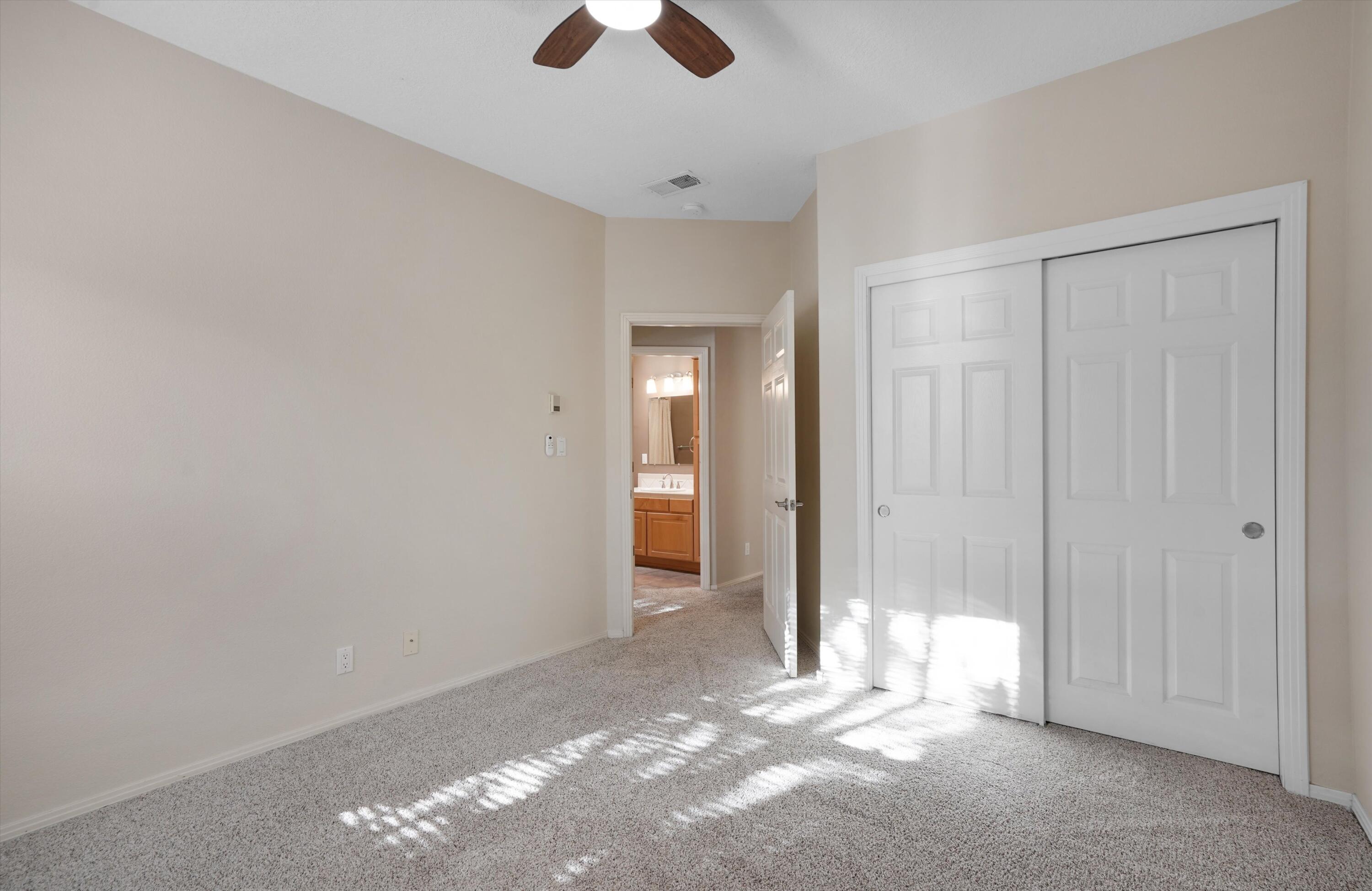 5704 Vulcan Vista Drive NE