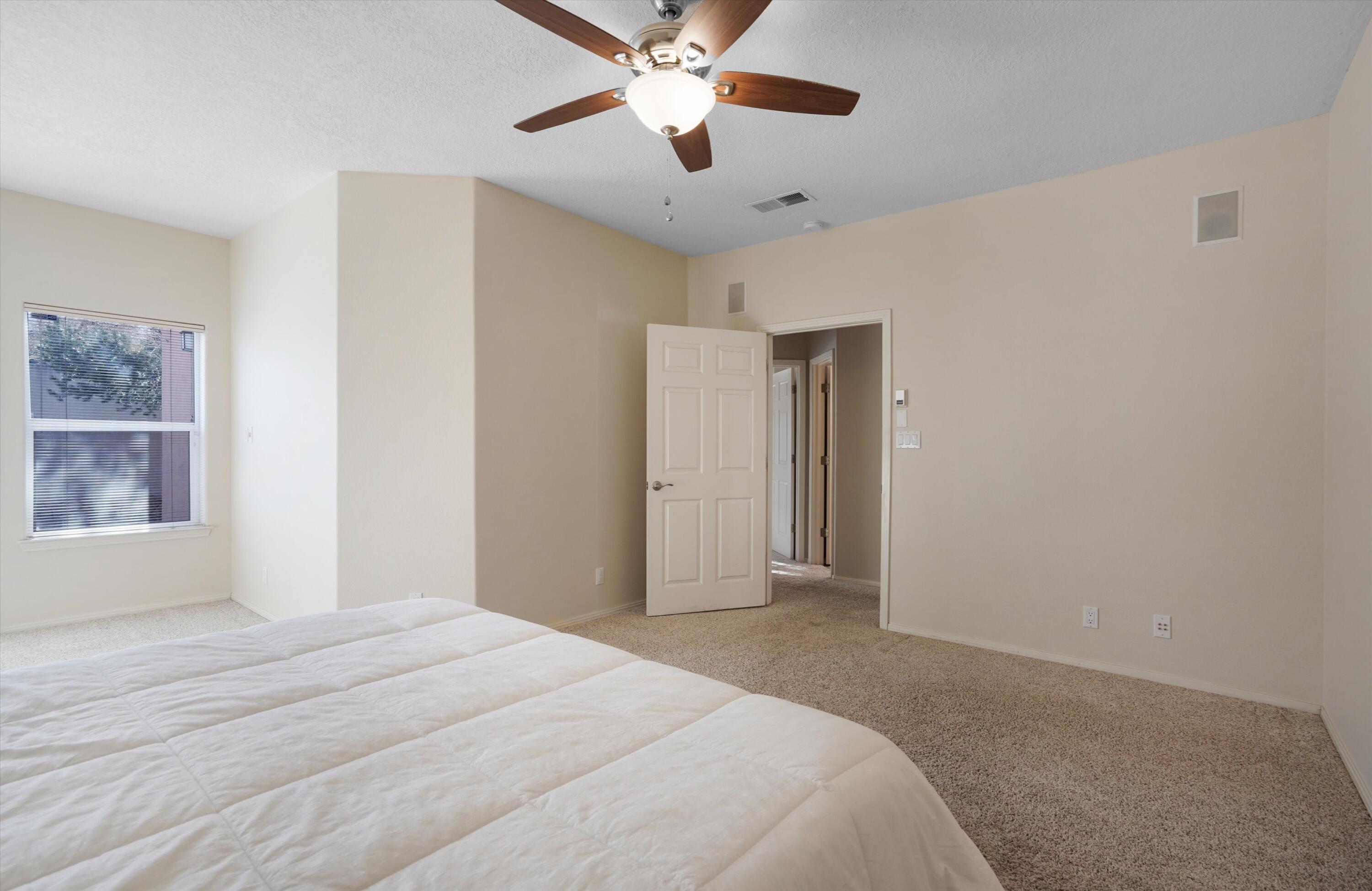 5704 Vulcan Vista Drive NE
