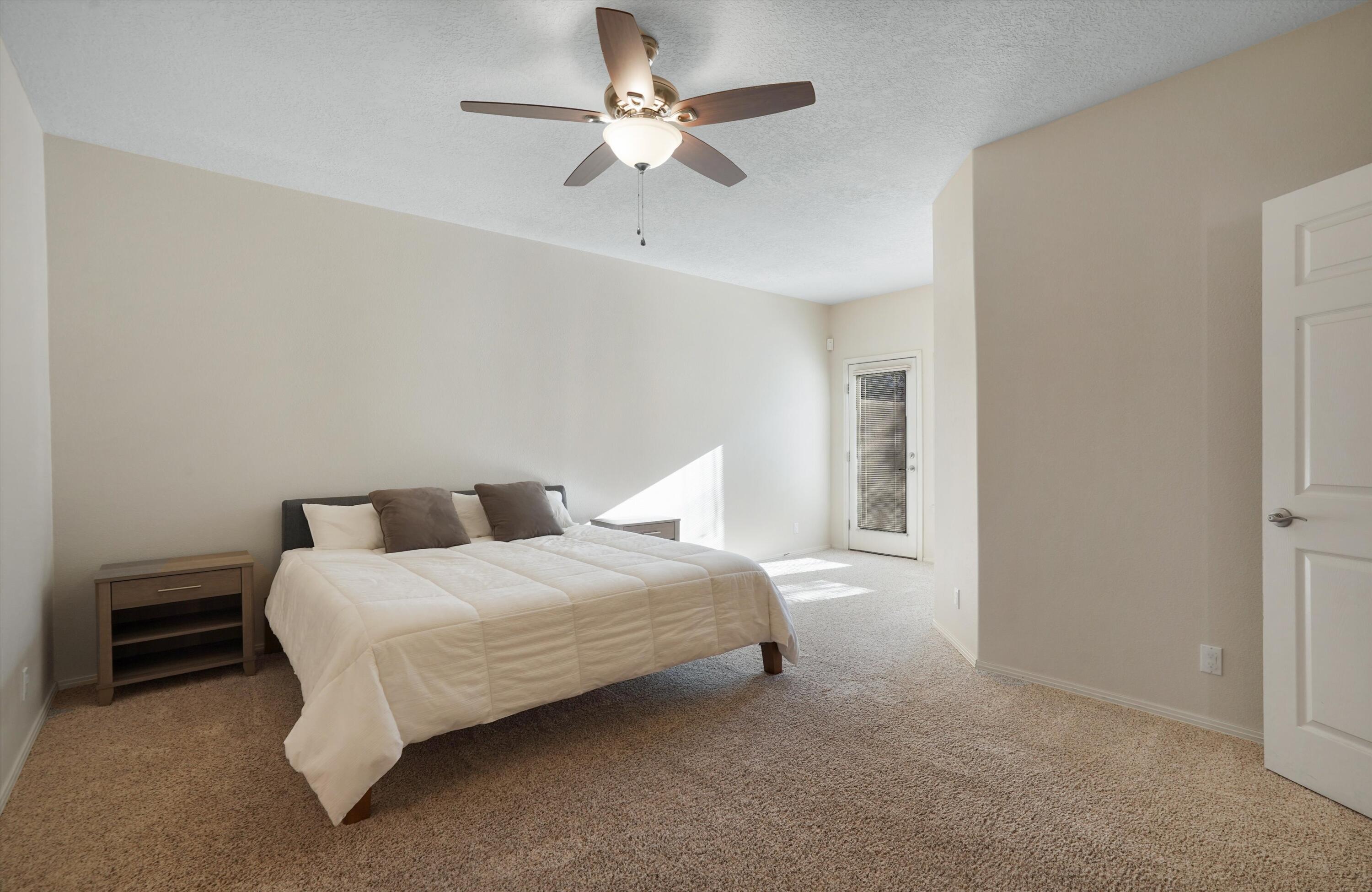 5704 Vulcan Vista Drive NE