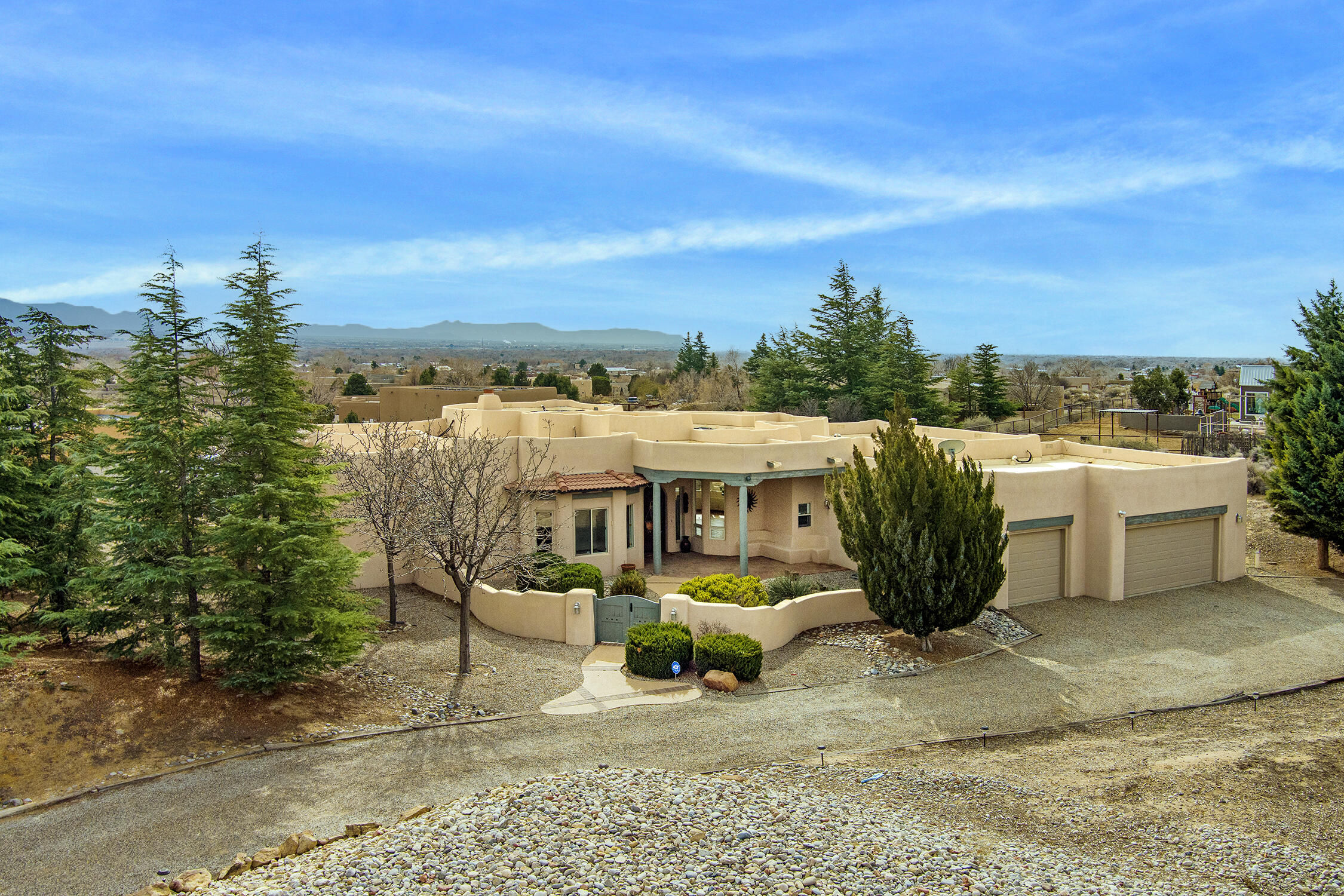 179 Tierra Encantada