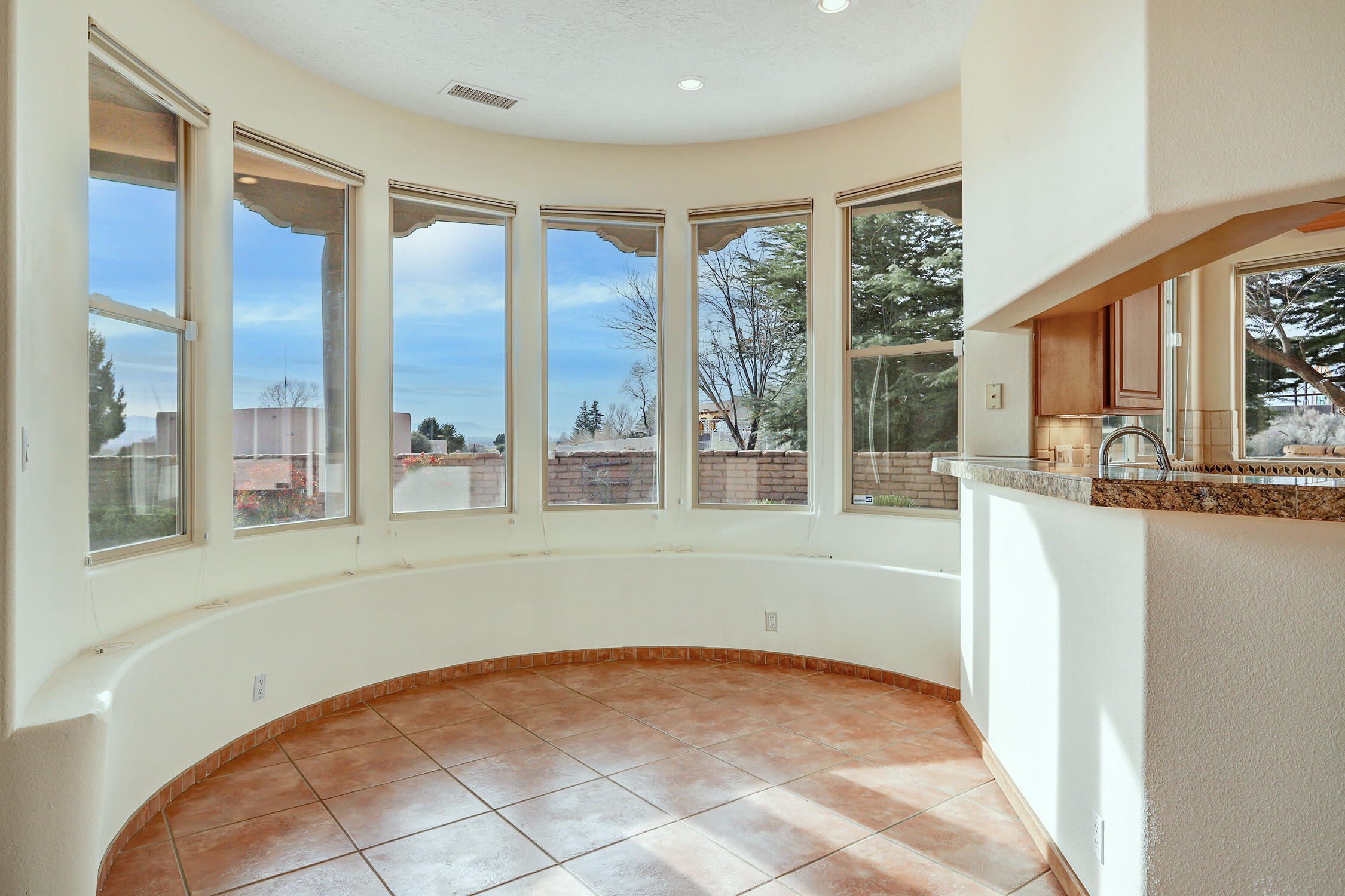 179 Tierra Encantada