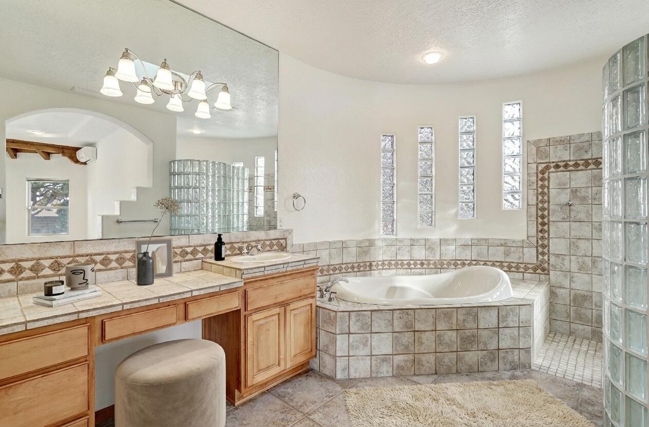 179 Tierra Encantada