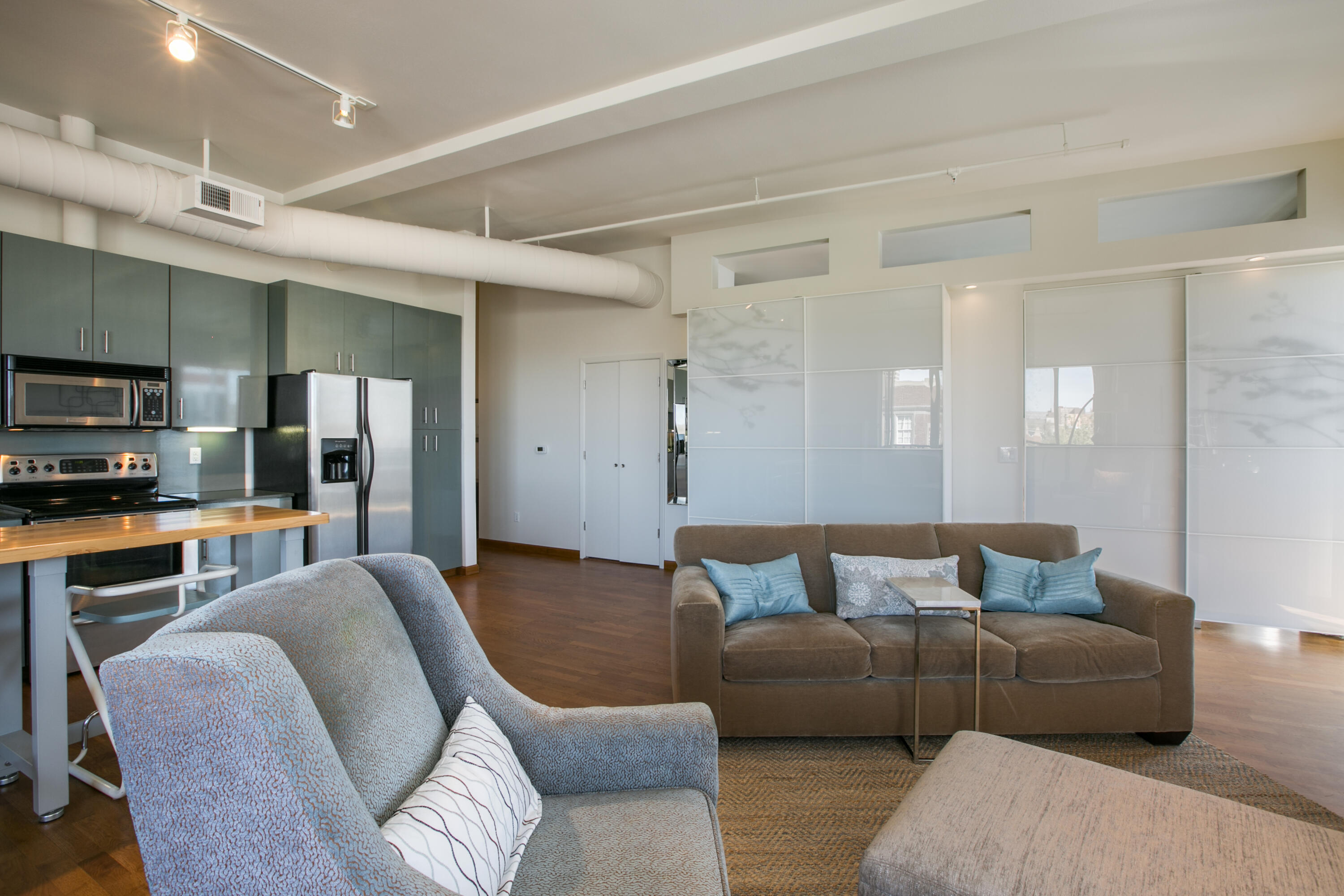 401 Central Avenue NE 301