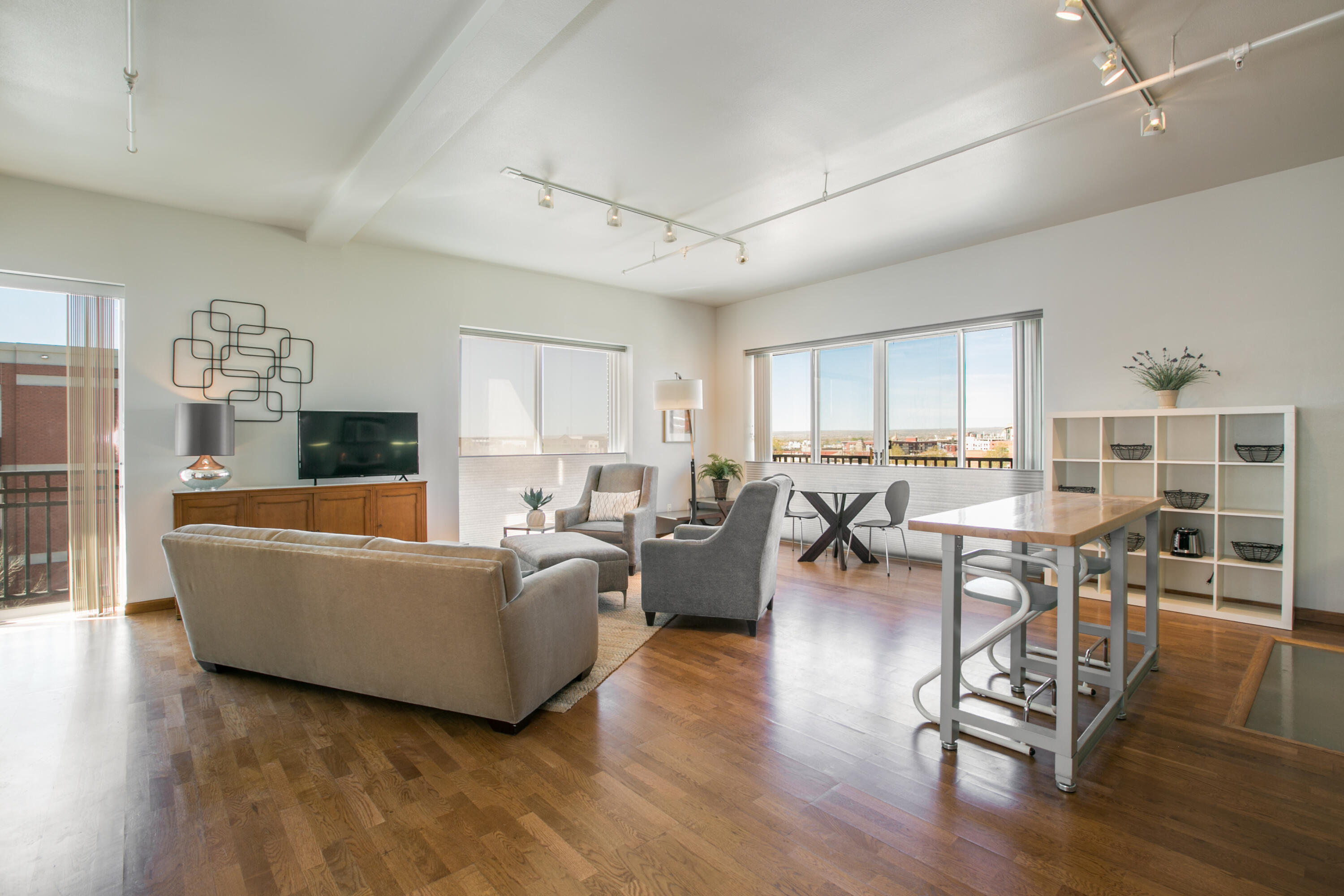 401 Central Avenue NE 301