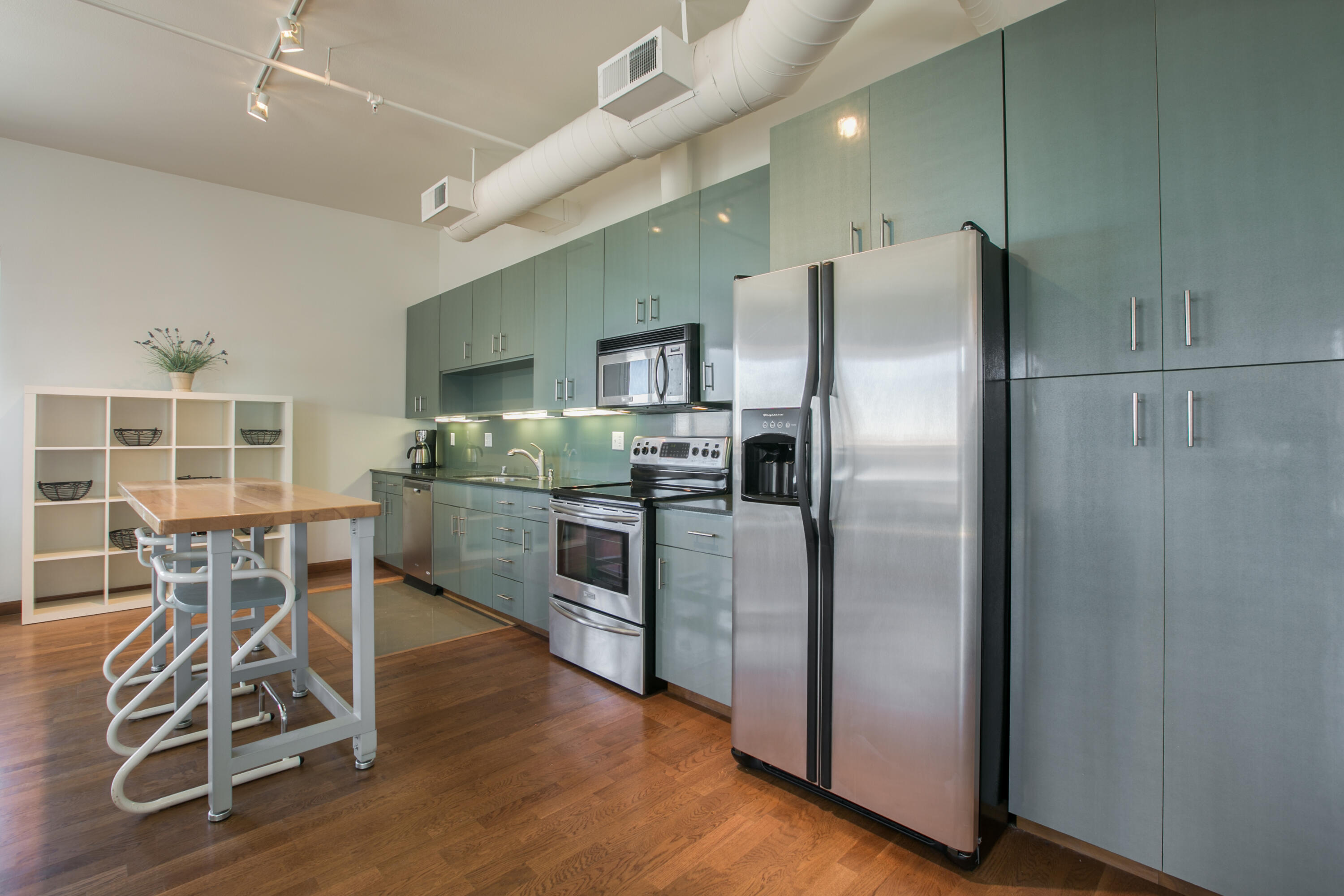 401 Central Avenue NE 301