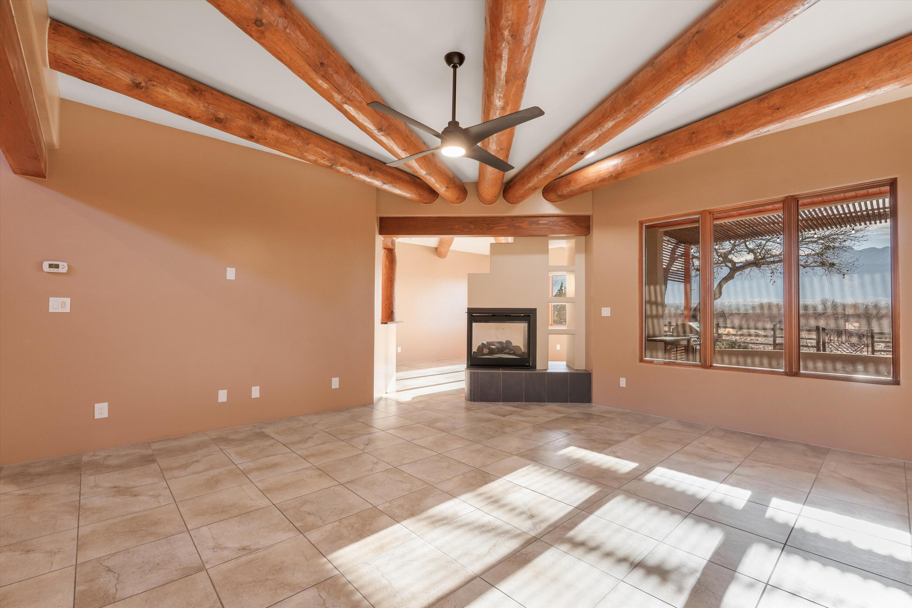 1114 W Avenida Los Suenos