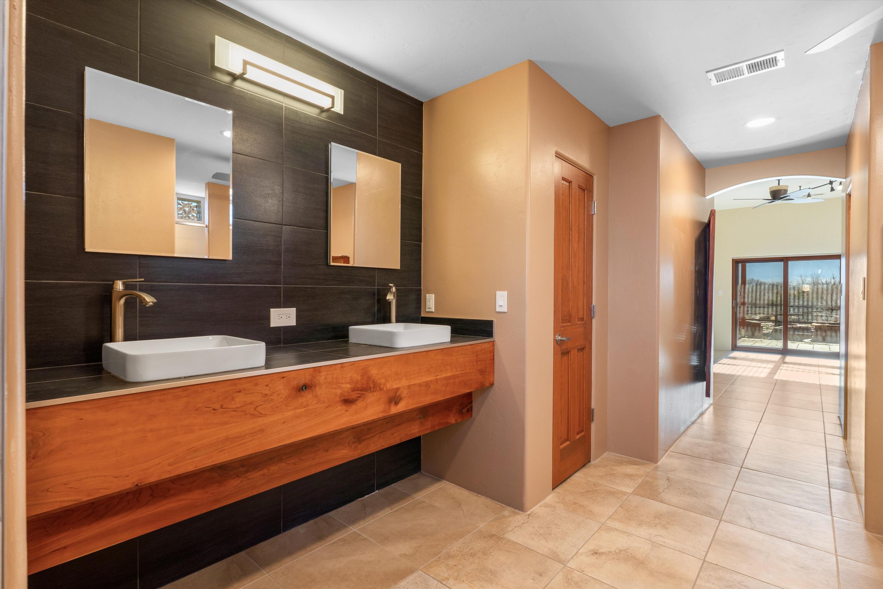 1114 W Avenida Los Suenos