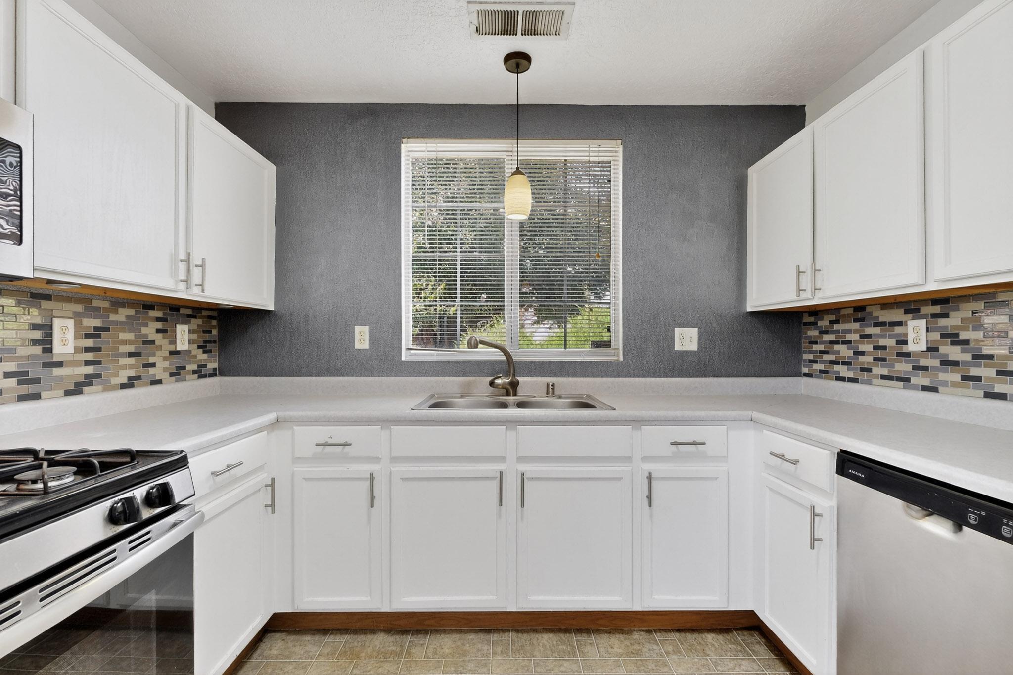 424 Whitethorn Street SW