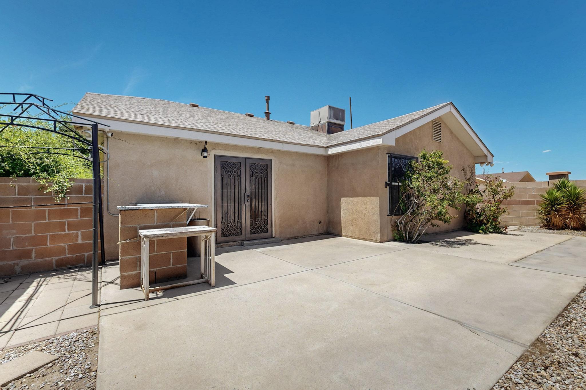 424 Whitethorn Street SW